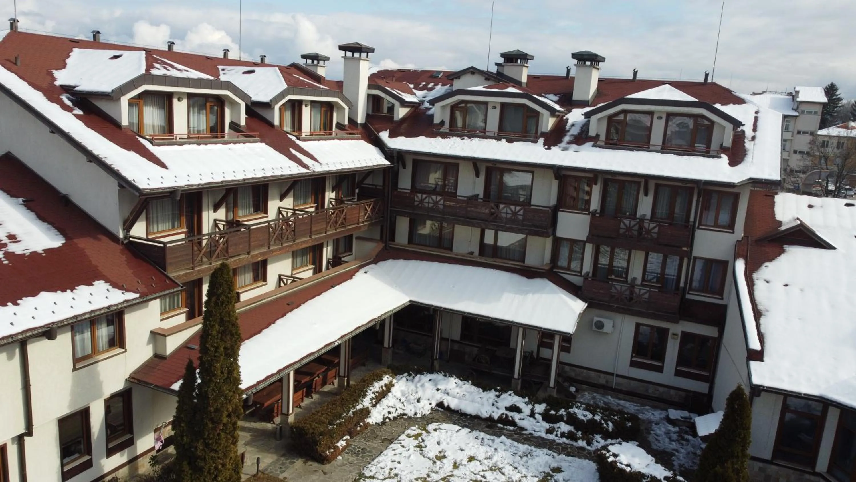 Property building in Evelina Palace Hotel
