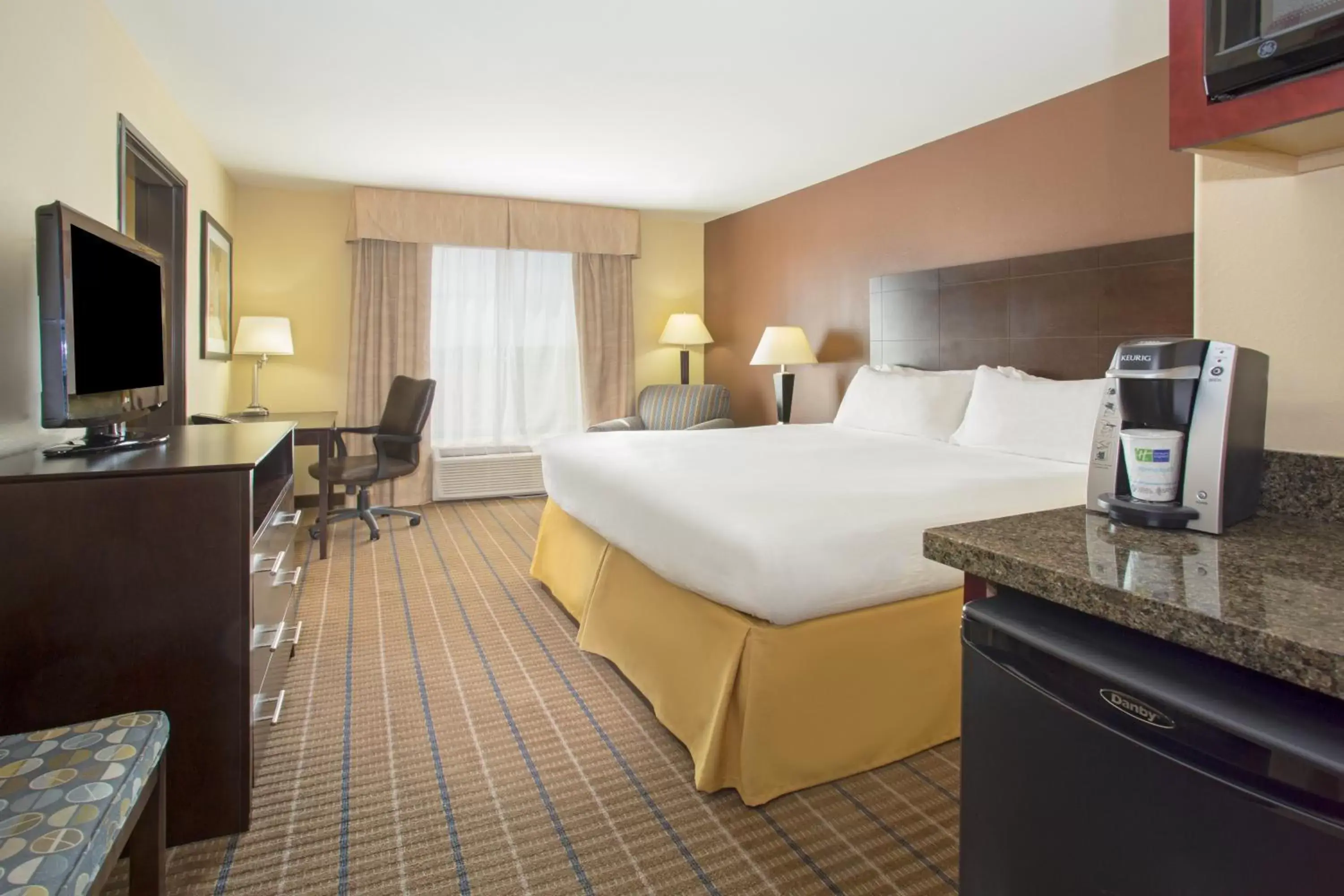 Photo of the whole room in Holiday Inn Express and Suites Hotel - Pauls Valley, an IHG Hotel