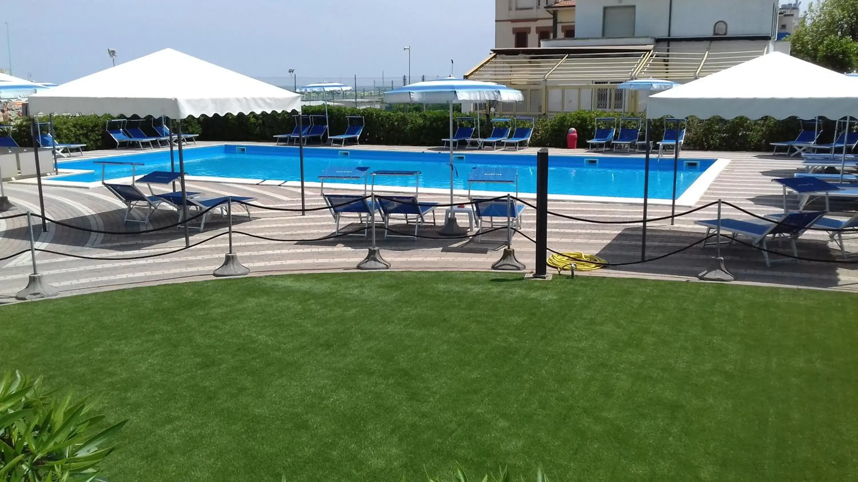 Garden, Swimming Pool in Hotel Atlantic