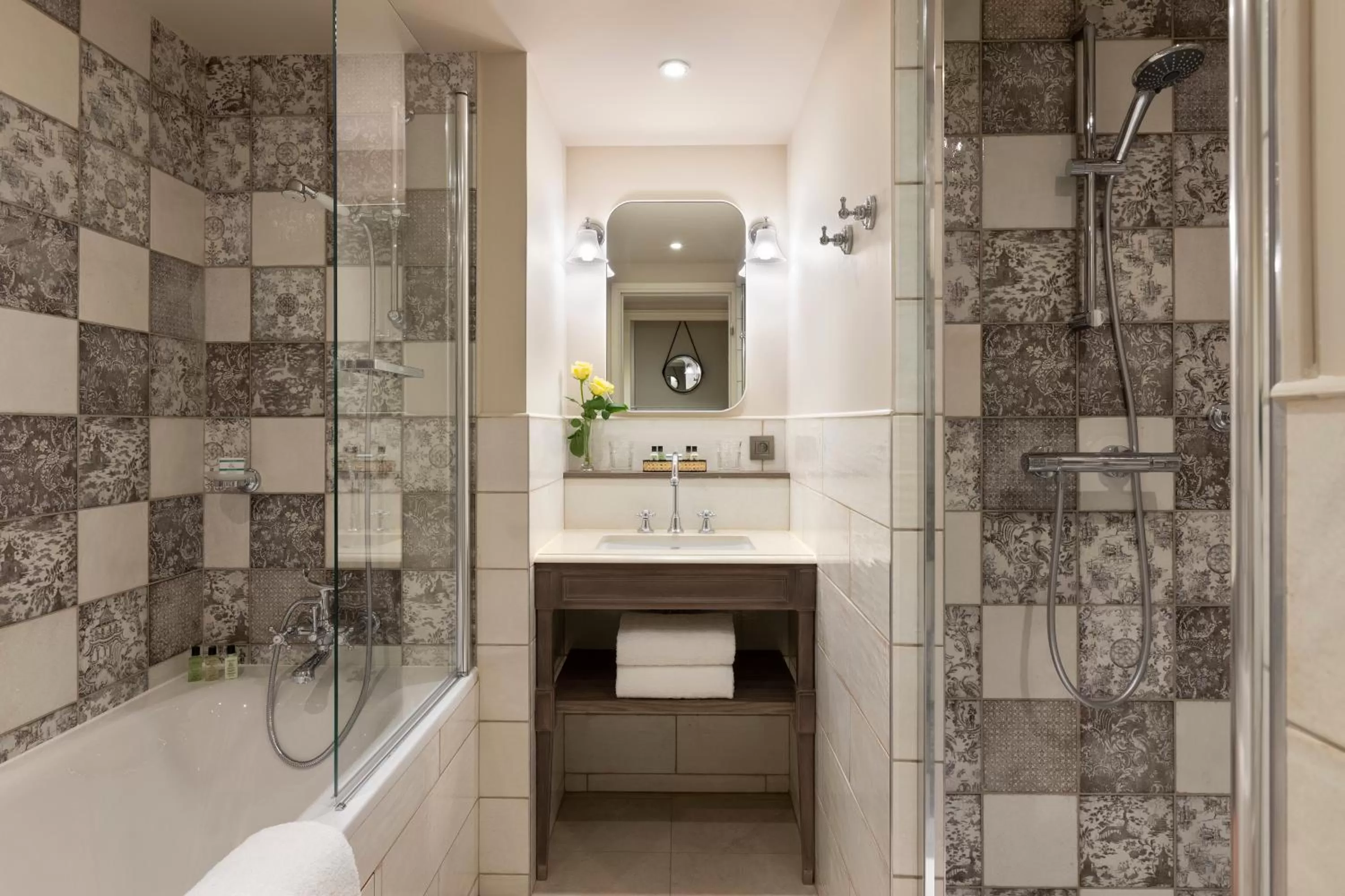 Bathroom in Royal Madeleine Hotel & Spa