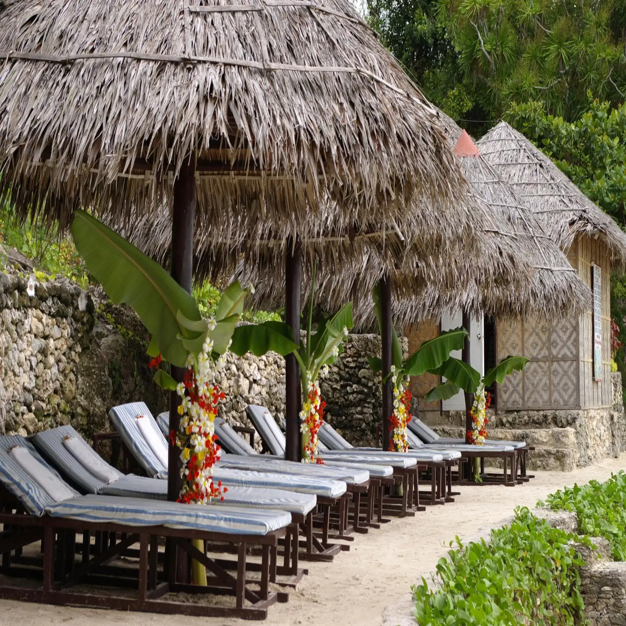 Lounge or bar, Beach in Badian Island Wellness Resort