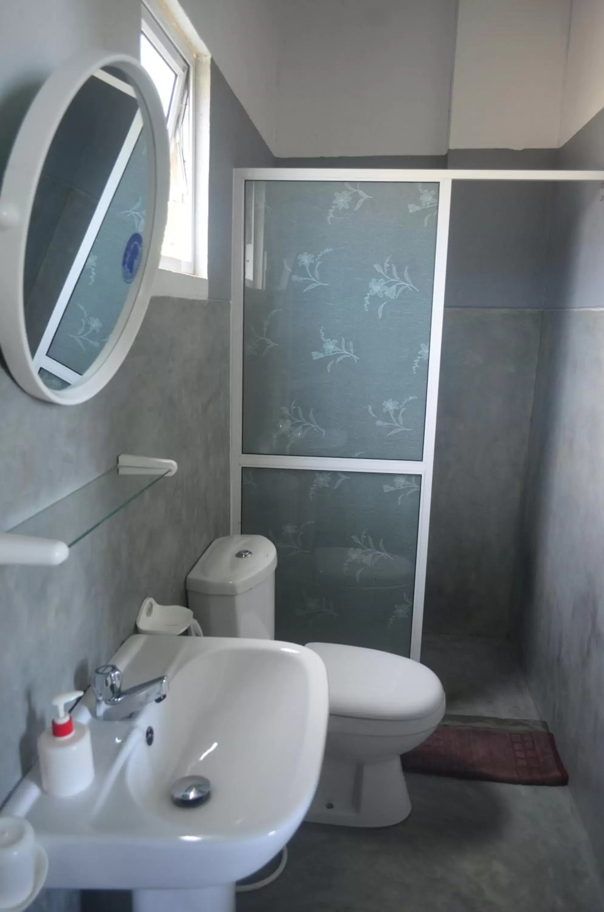 Shower, Bathroom in Holiday Inn Unawatuna