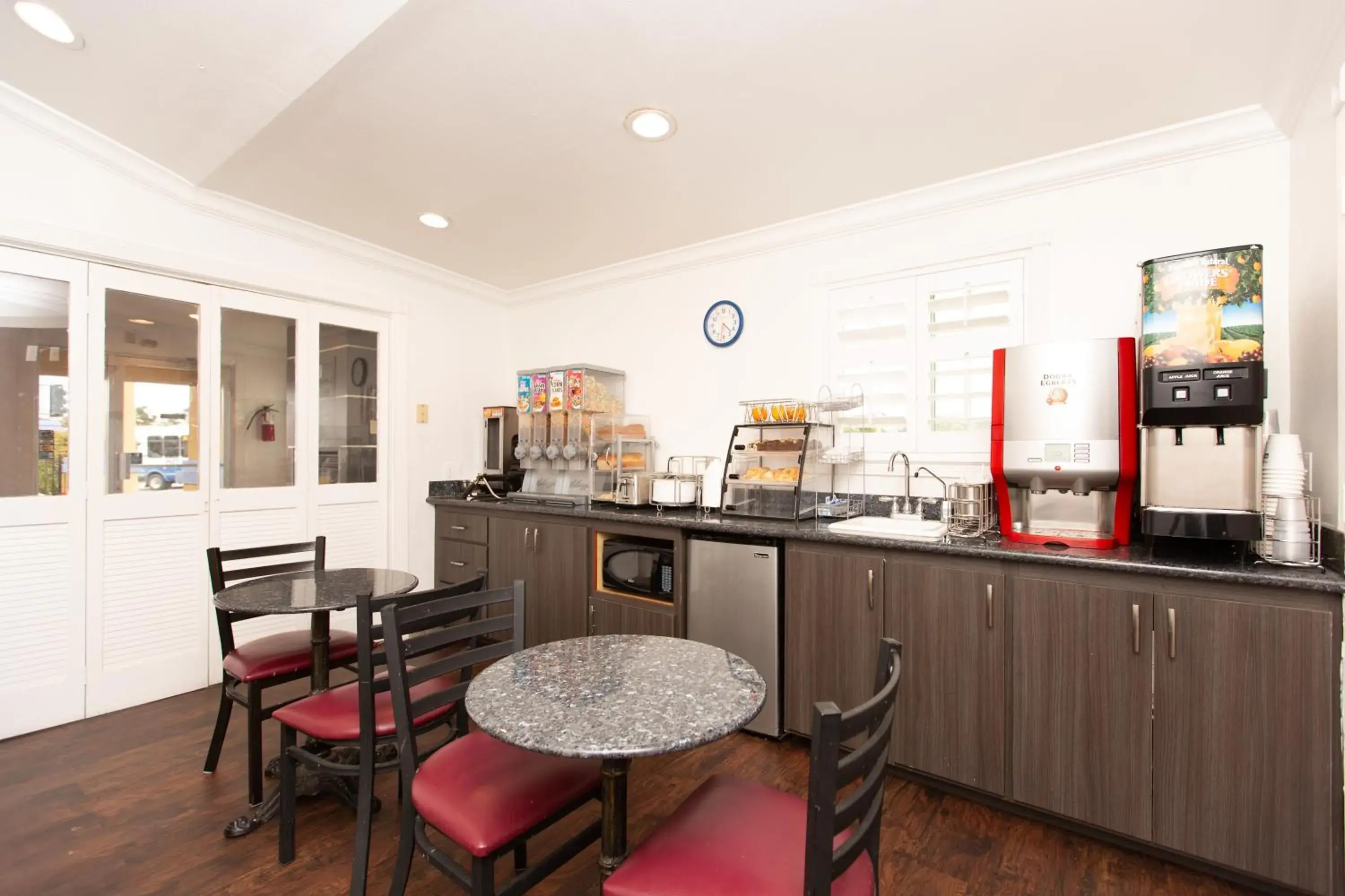 Breakfast, Restaurant/Places to Eat in SureStay Hotel by Best Western Seaside Monterey