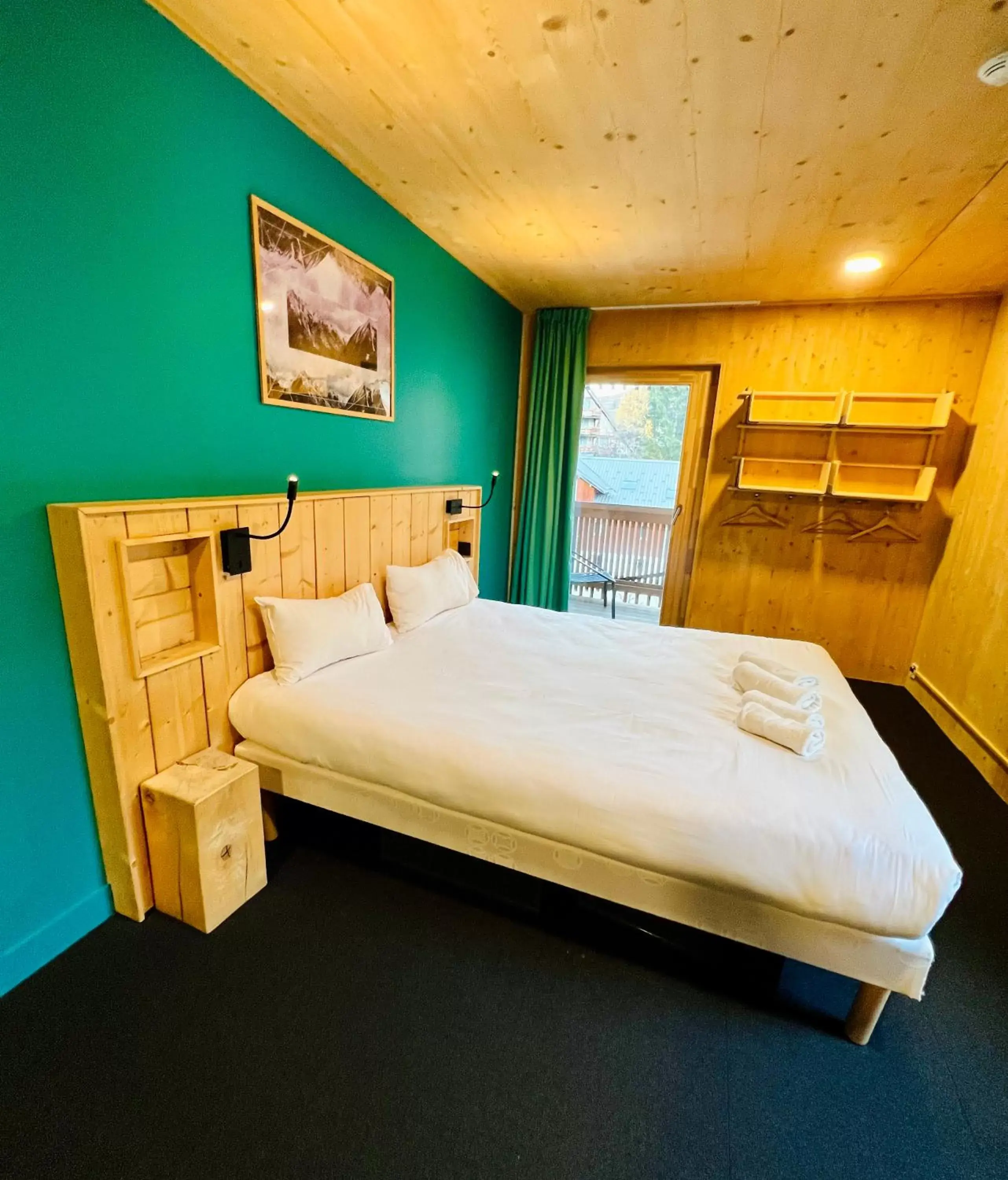 Bedroom, Bed in The People - Les 2 Alpes