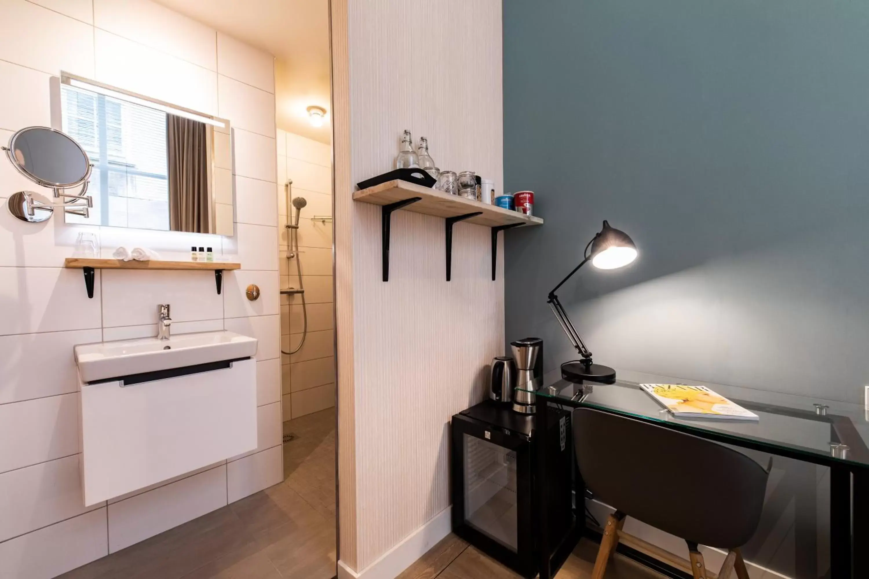 Bathroom, Kitchen/Kitchenette in Stadsvilla Mout Rotterdam-Schiedam