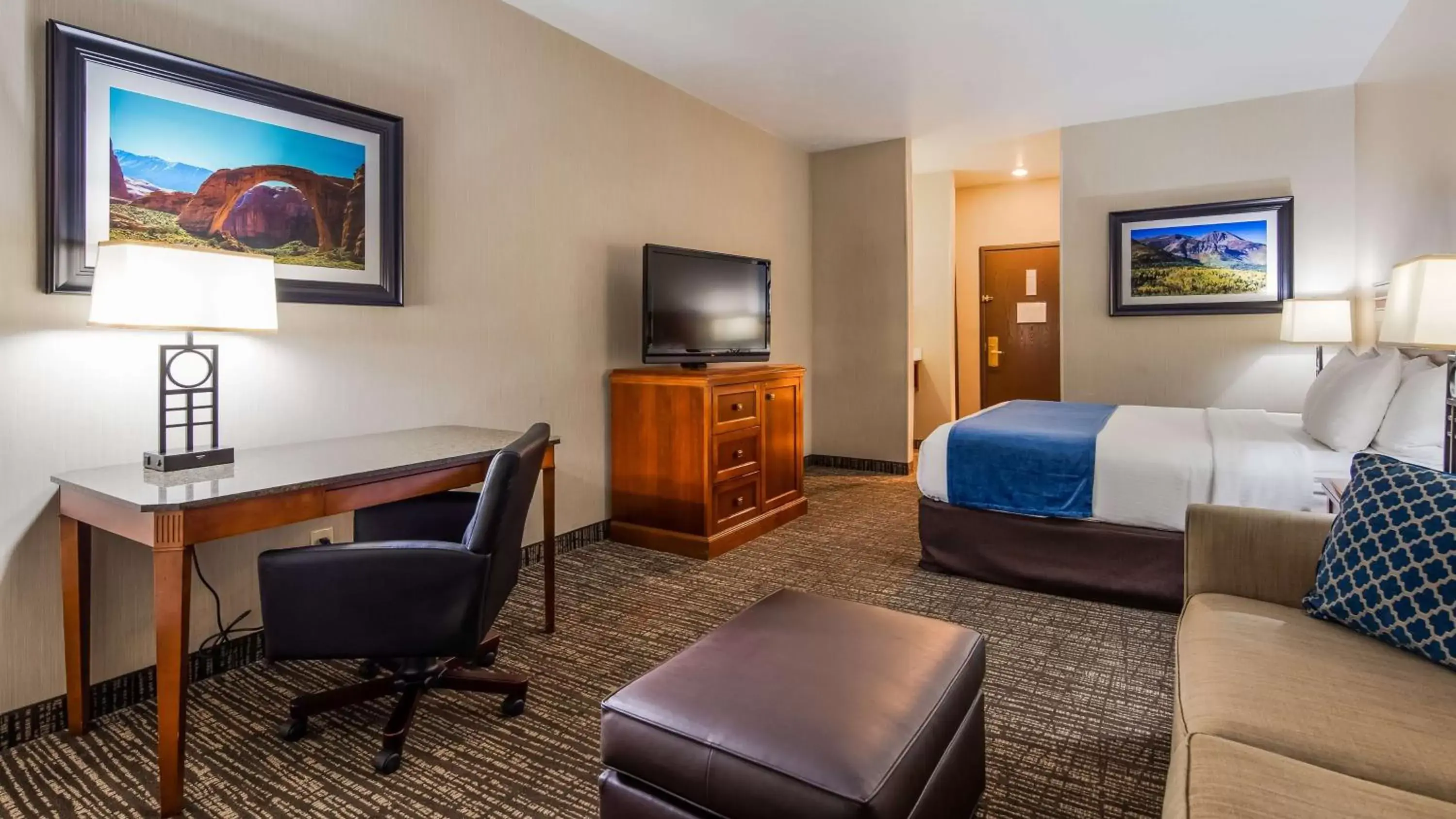 Photo of the whole room, TV/Entertainment Center in Best Western Timpanogos Inn