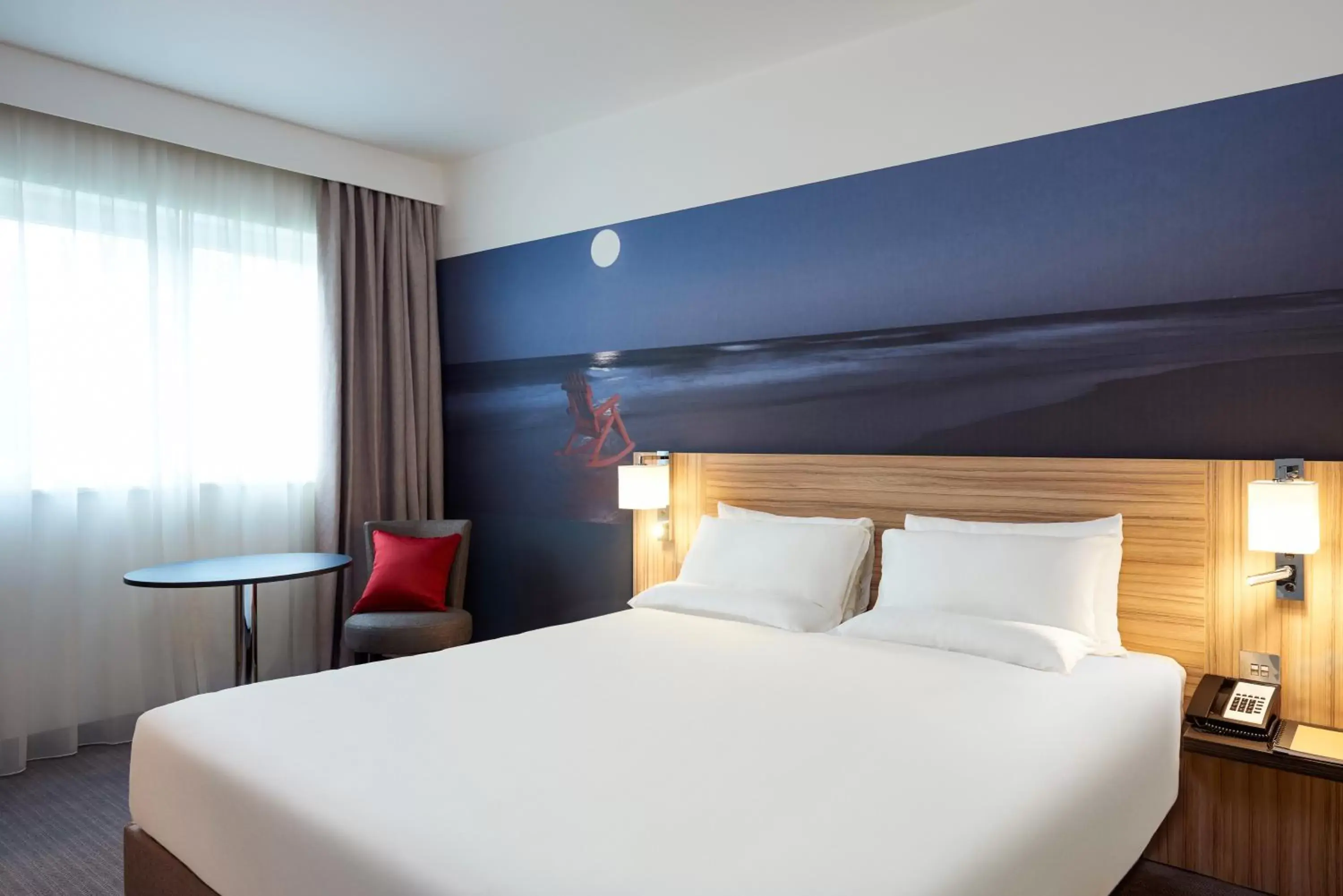 Bedroom, Bed in Novotel London Stansted Airport