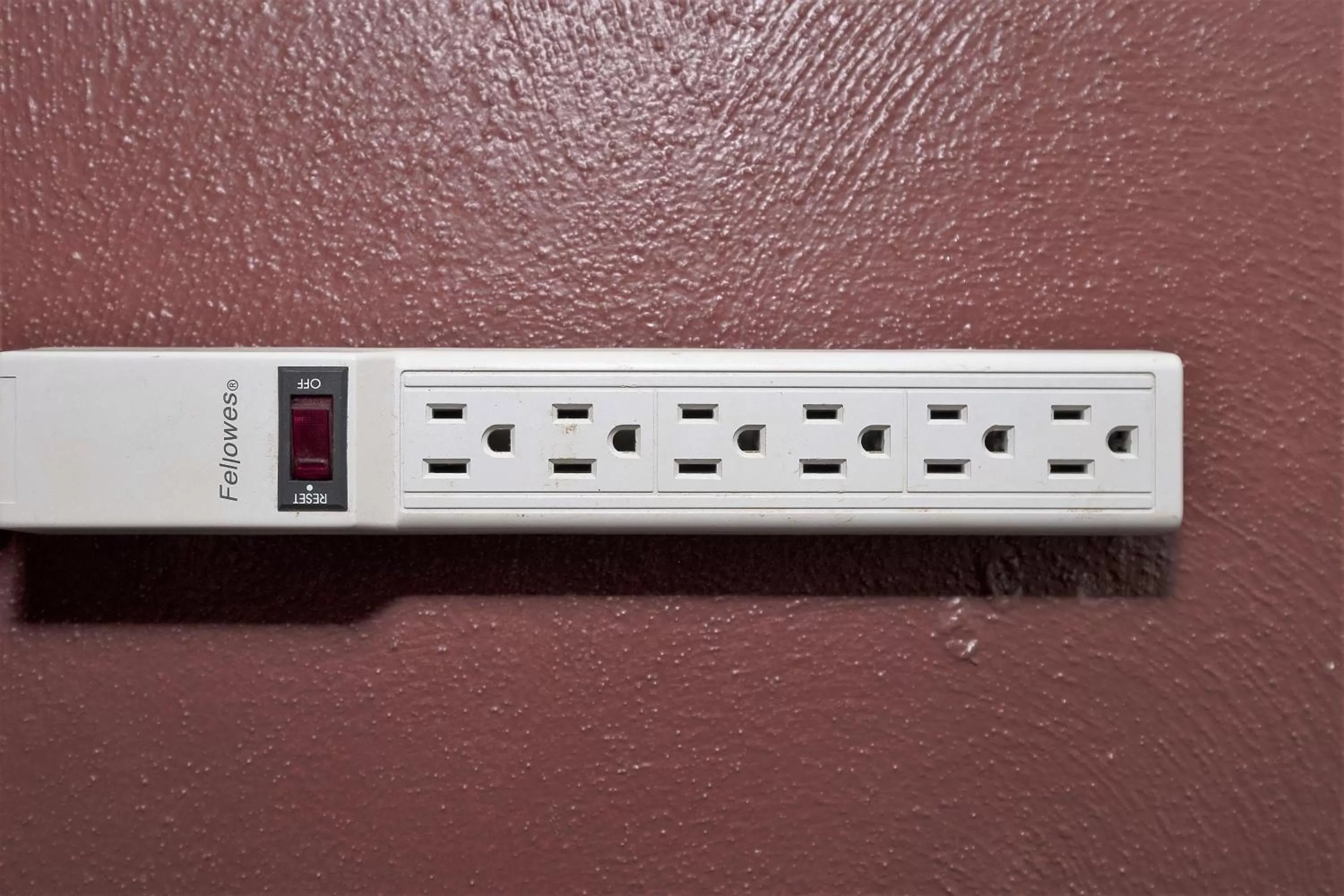 Bedroom in Red Roof Inn & Suites Cleveland - Elyria