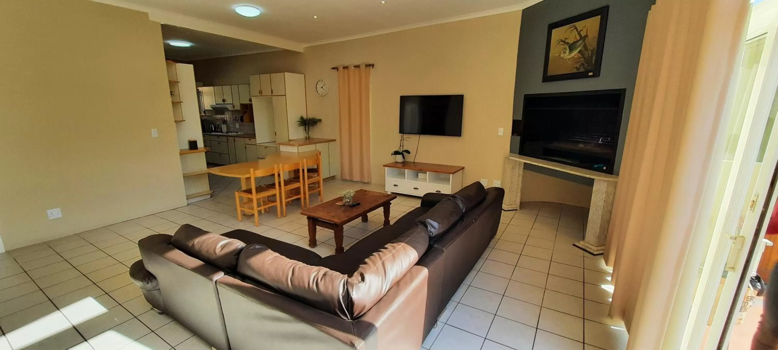 Living room, Seating Area in DESERT DREAMS B&B