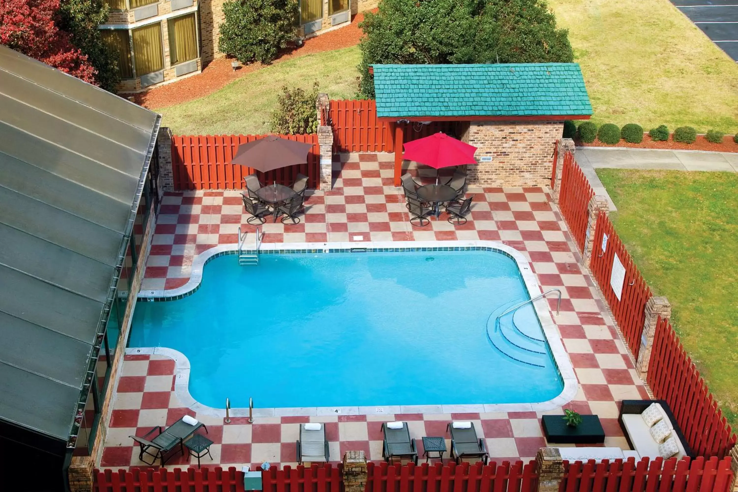 Pool view in DoubleTree by Hilton Murfreesboro Pool view in DoubleTree by Hilton Murfreesboro