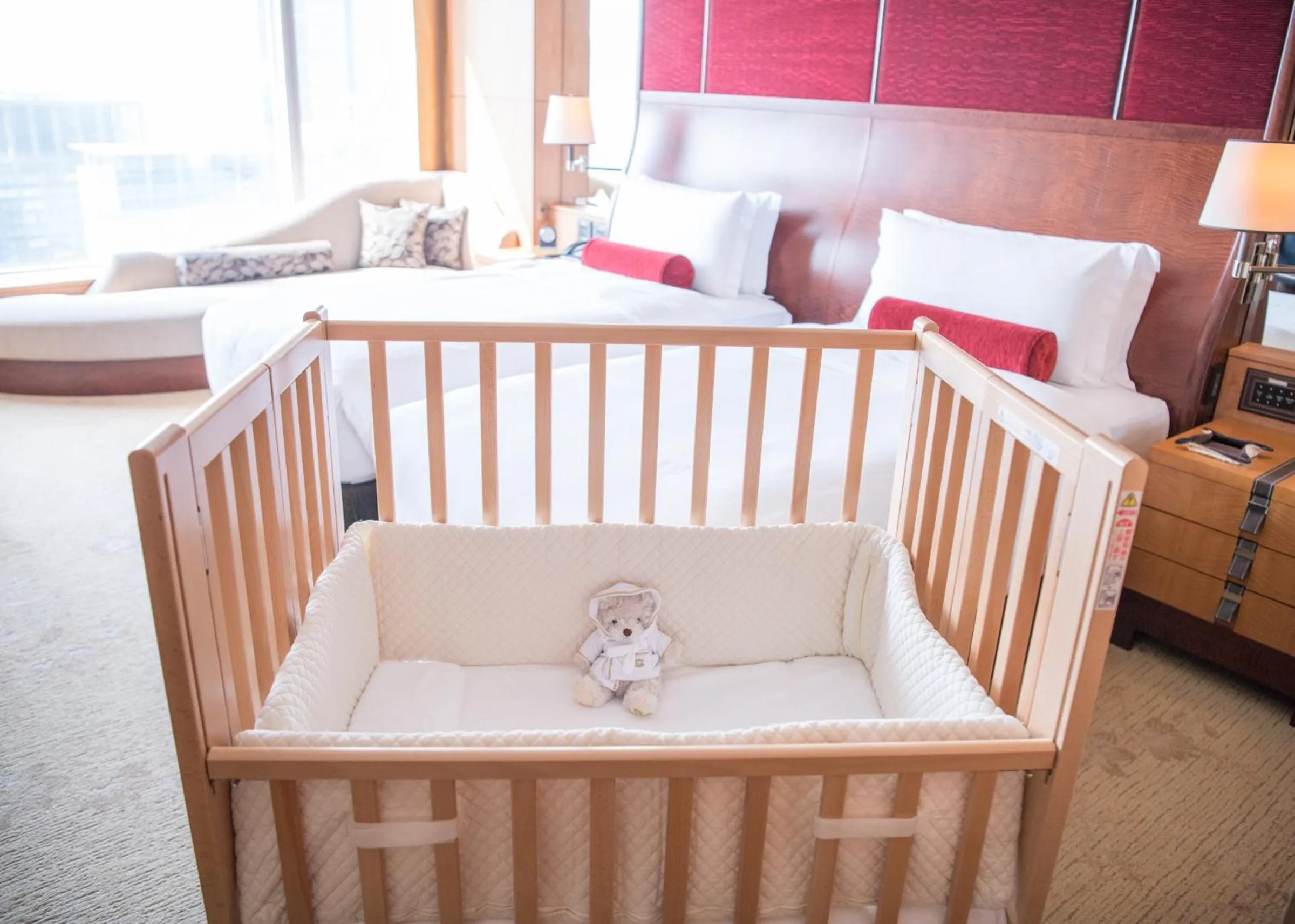 cot, Bed in Shangri-La Tokyo