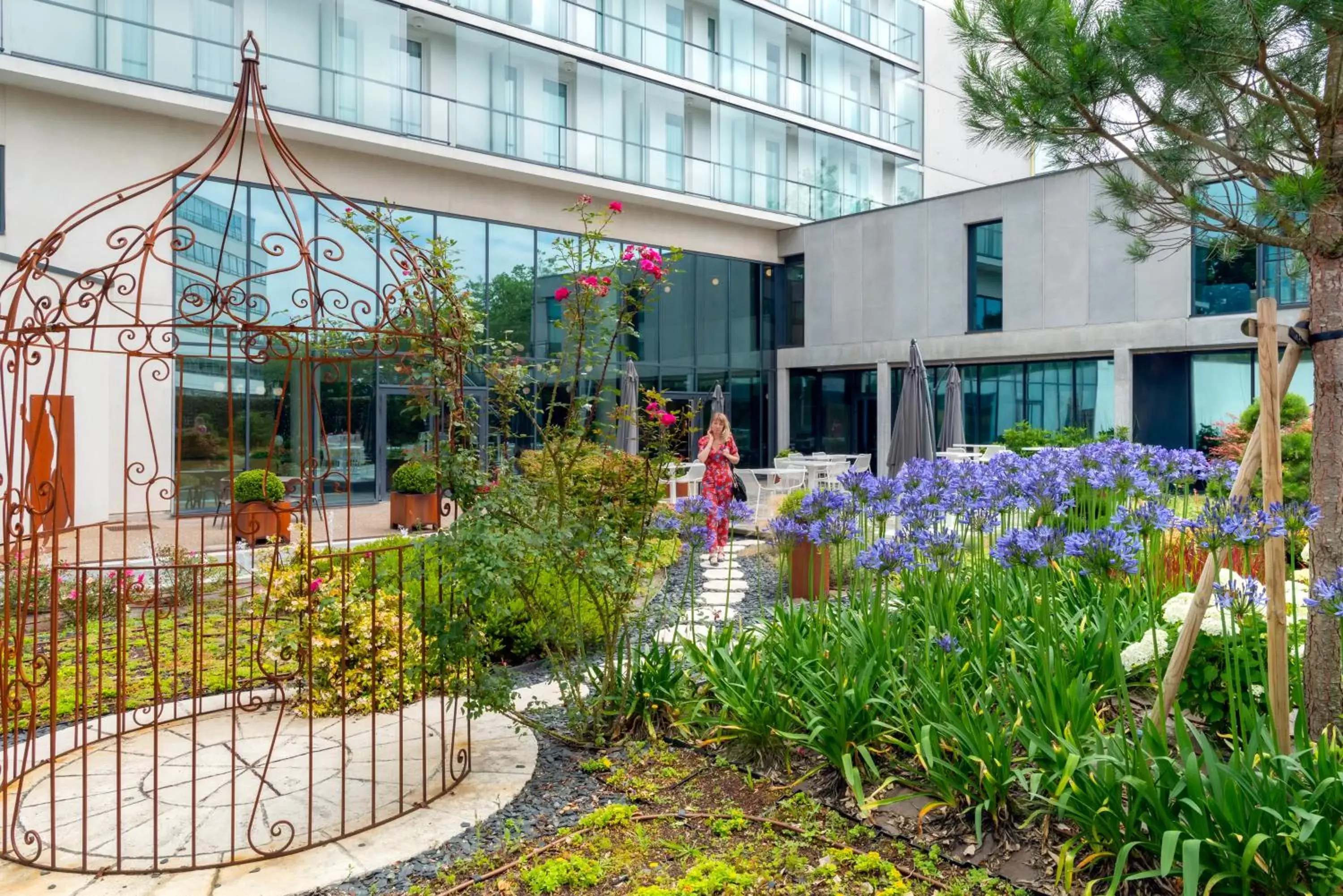 Patio, Property Building in Novotel Le Havre Centre Gare