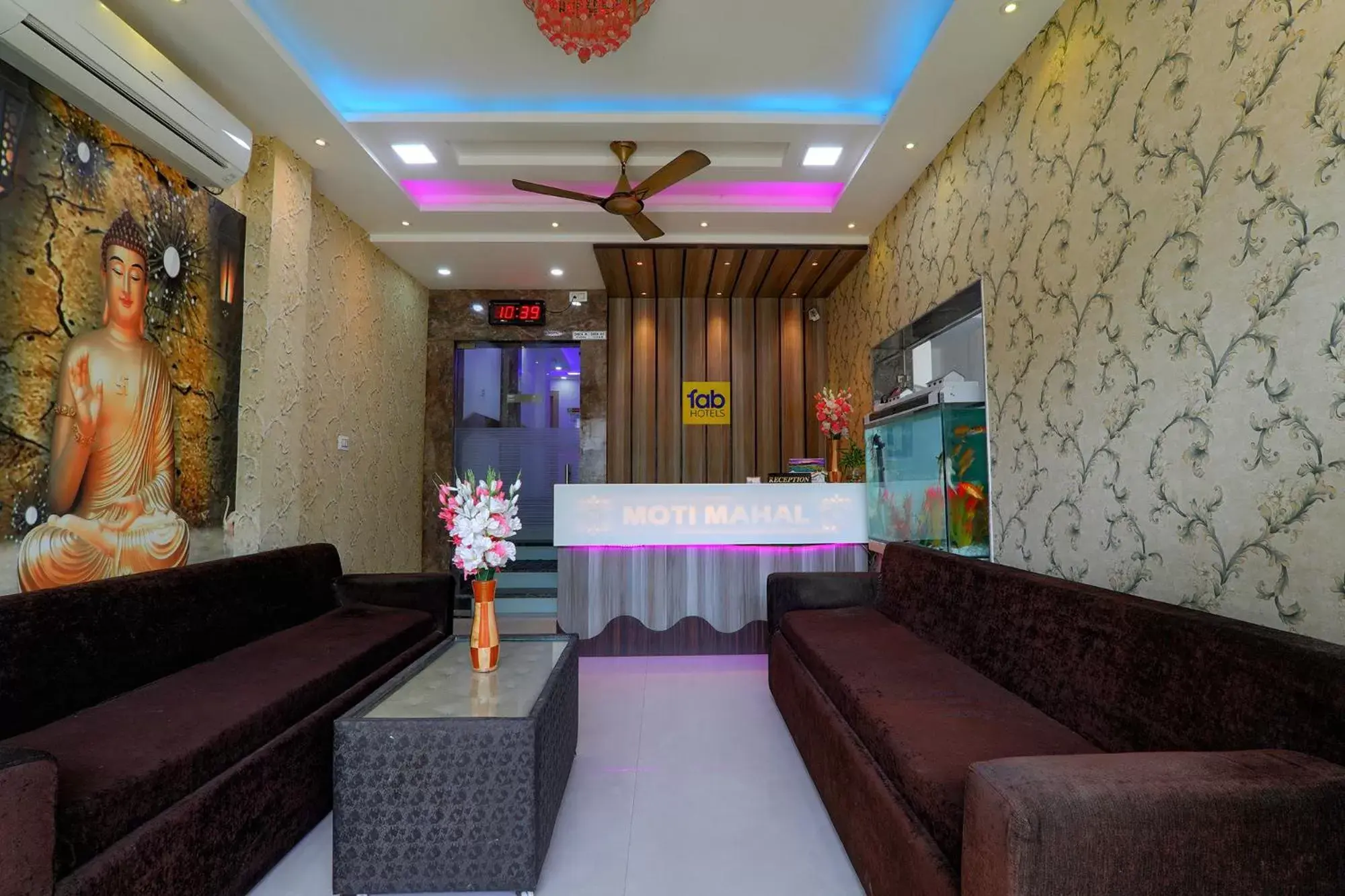 Lobby or reception in FabExpress Moti Mahal Lobby or reception in FabExpress Moti Mahal