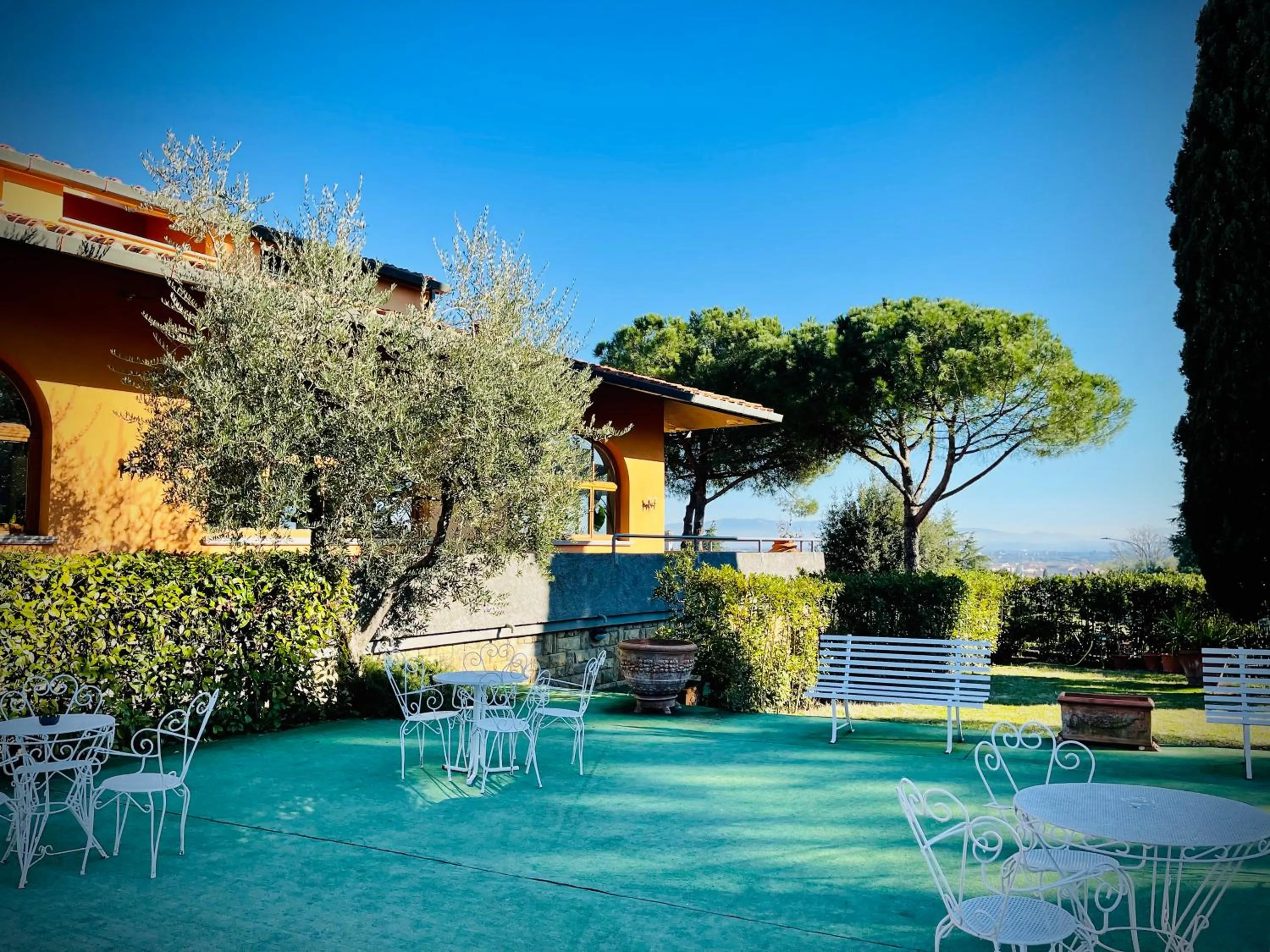 Property building in Hotel Hermitage