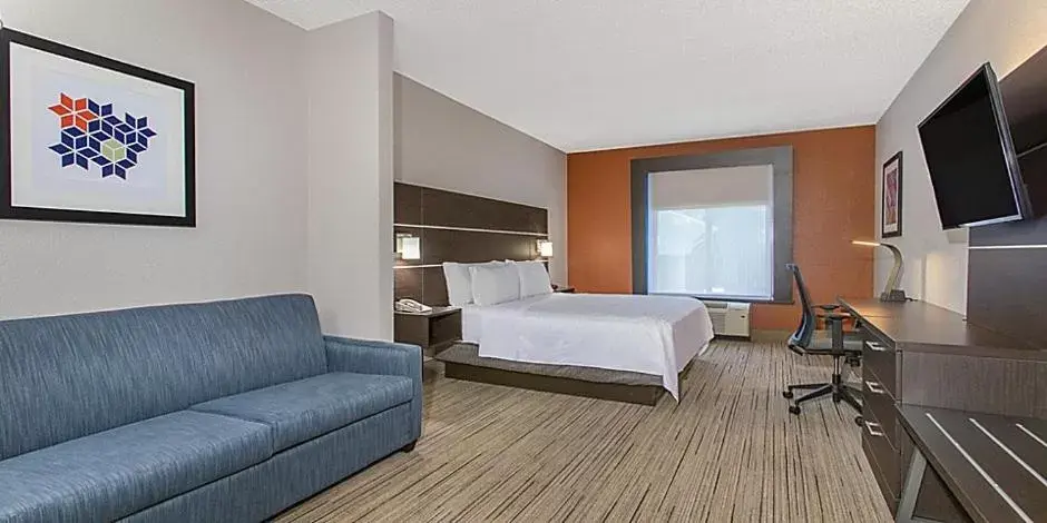 King Suite - Disability Access in Holiday Inn Express Silver Springs - Ocala by IHG King Suite - Disability Access in Holiday Inn Express Silver Springs - Ocala by IHG