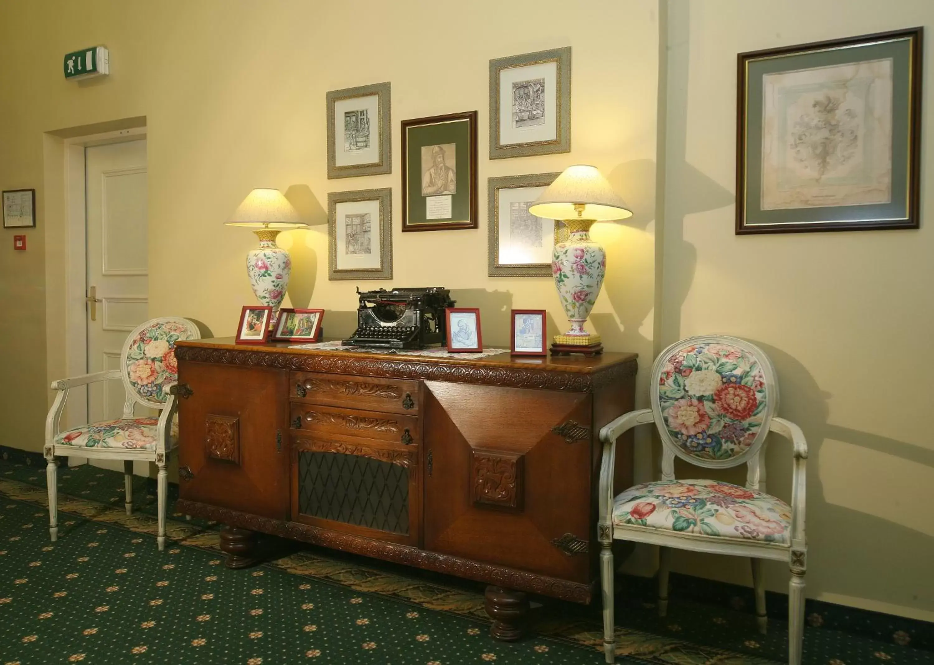 Seating area in Hotel Gutenbergs