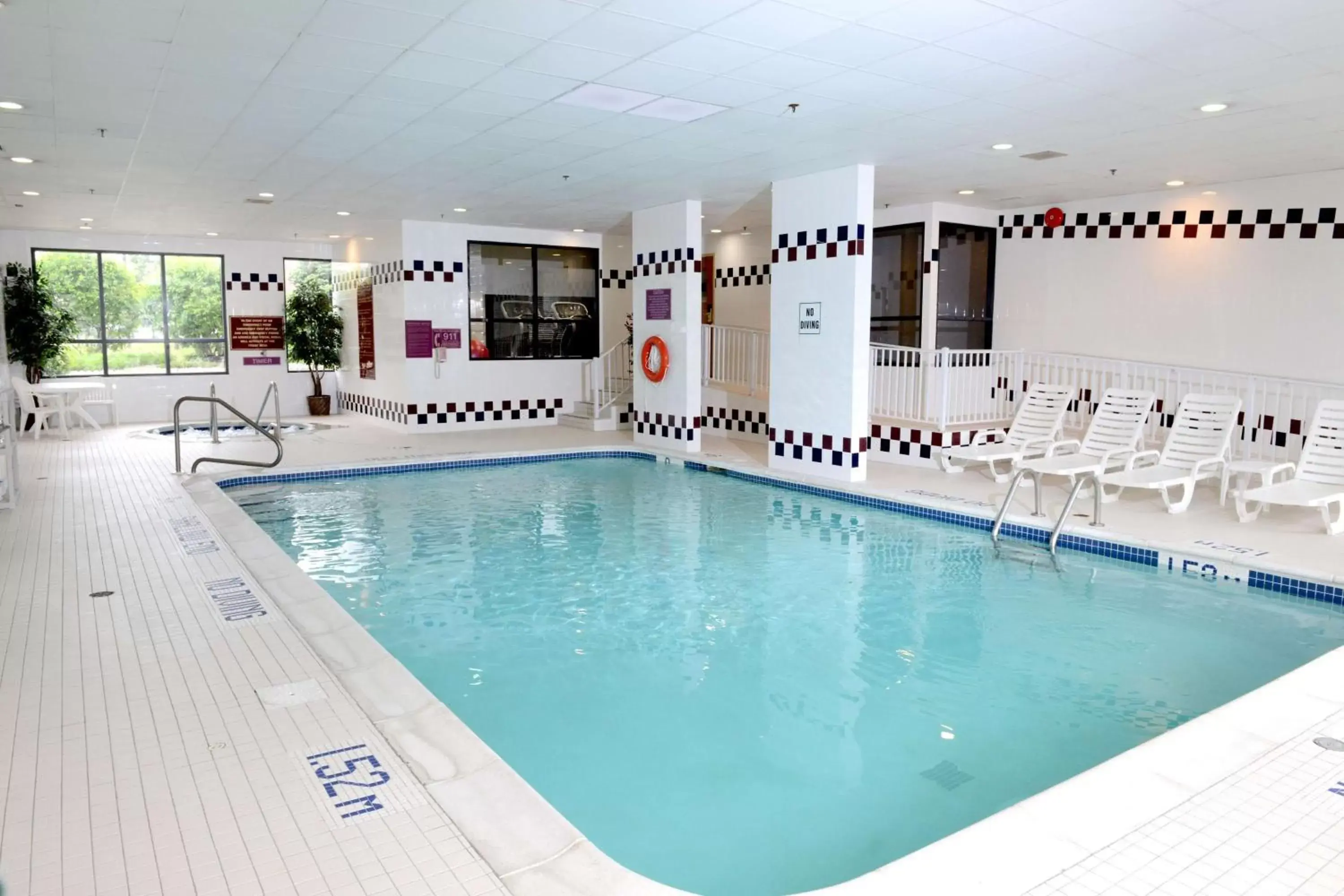 Pool view, Swimming Pool in Hampton Inn & Suites by Hilton Windsor