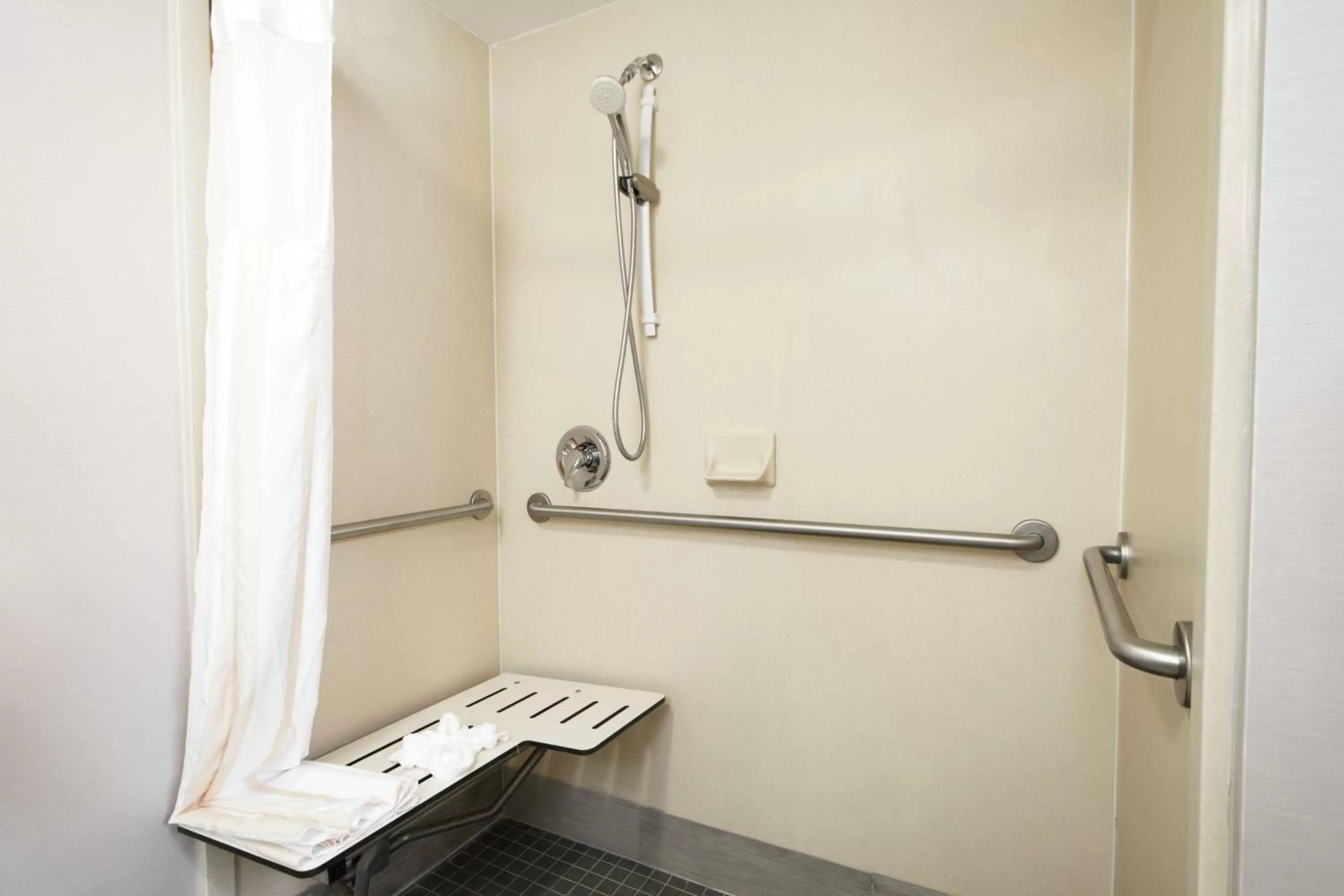 Bathroom in Hilton Garden Inn Independence