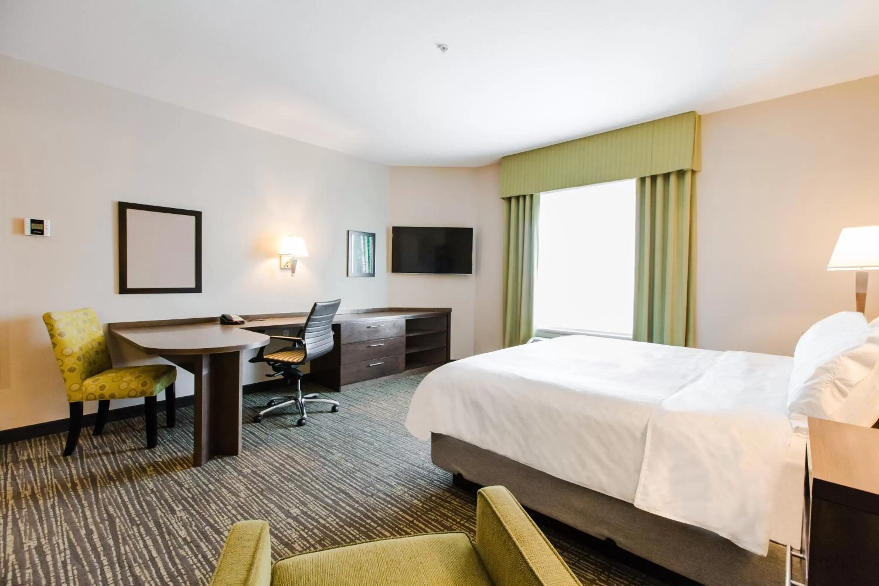 Photo of the whole room, Bed in Candlewood Suites West Edmonton - Mall Area by IHG