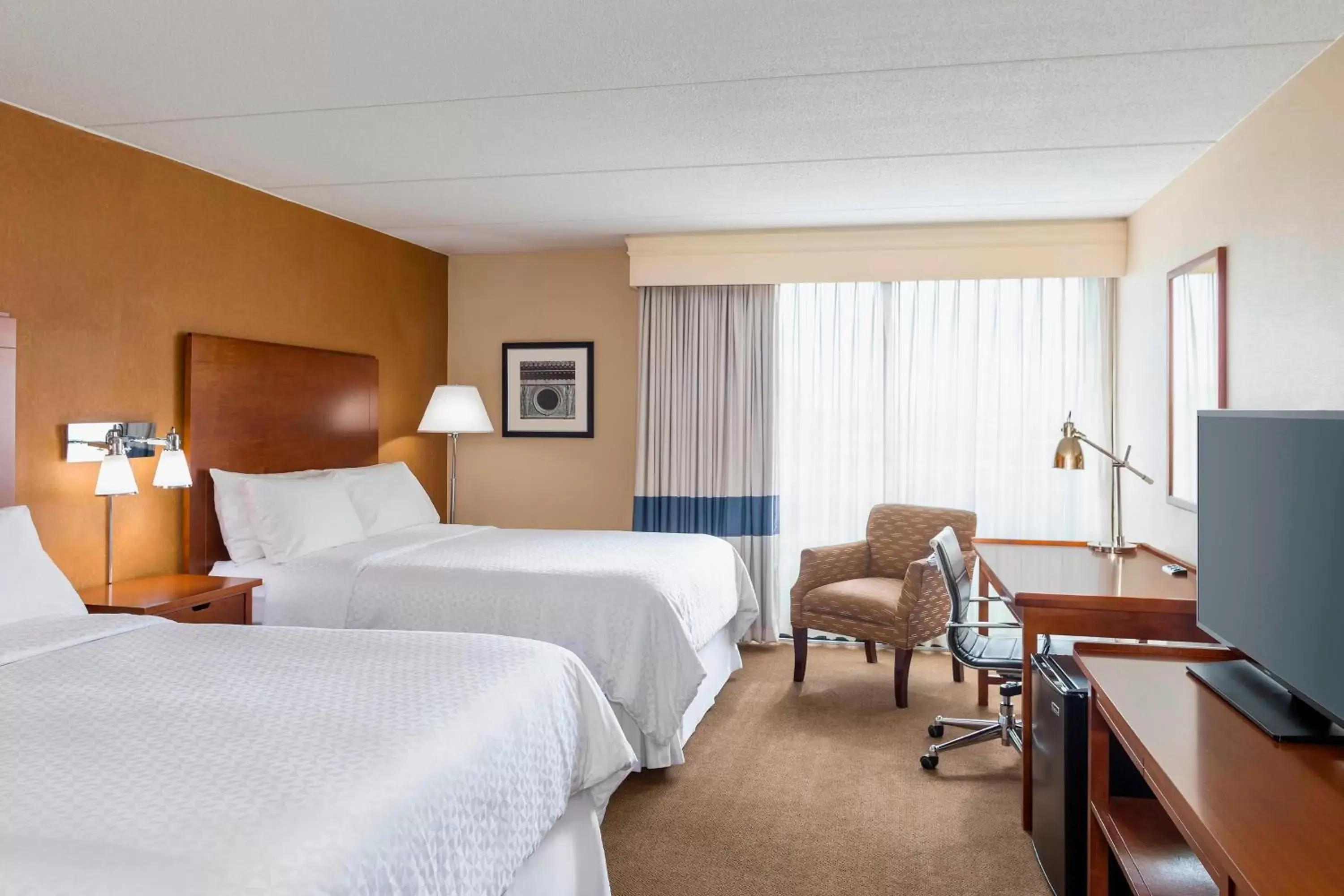 Photo of the whole room in Four Points by Sheraton Chicago O'Hare