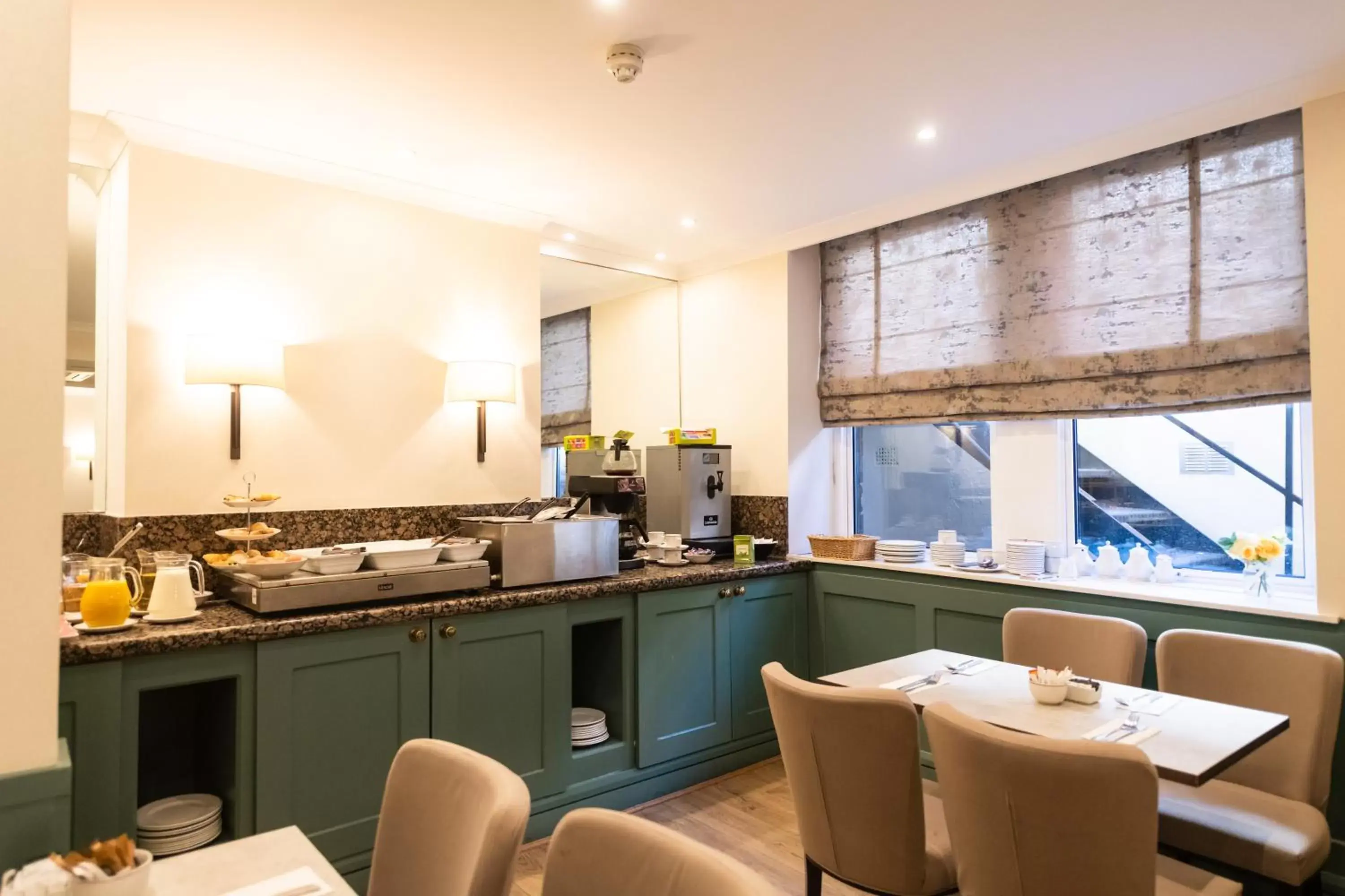 Breakfast, Restaurant/Places to Eat in Blandford Hotel