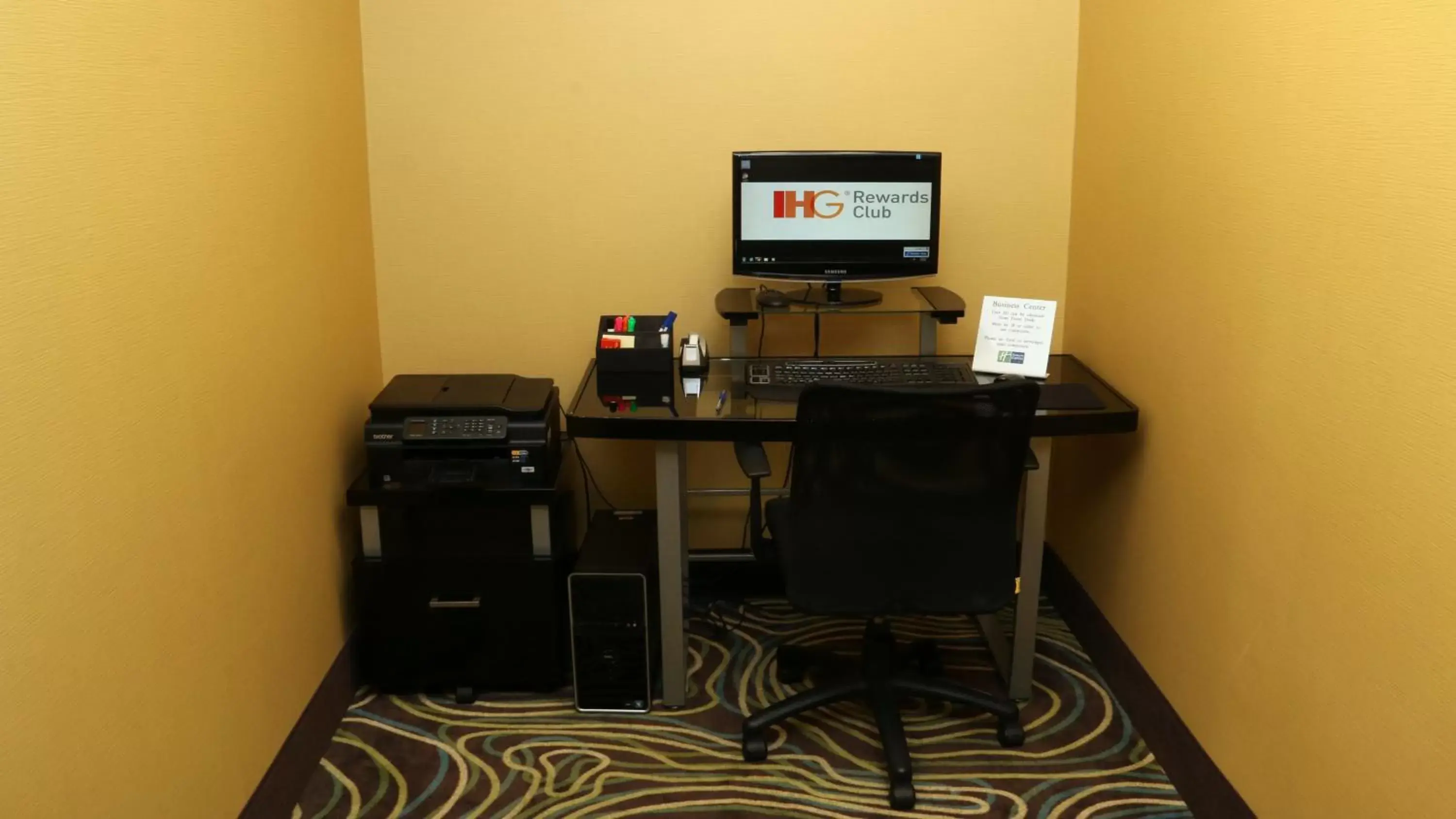 Business facilities in Holiday Inn Express Hotel & Suites Saginaw, an IHG Hotel