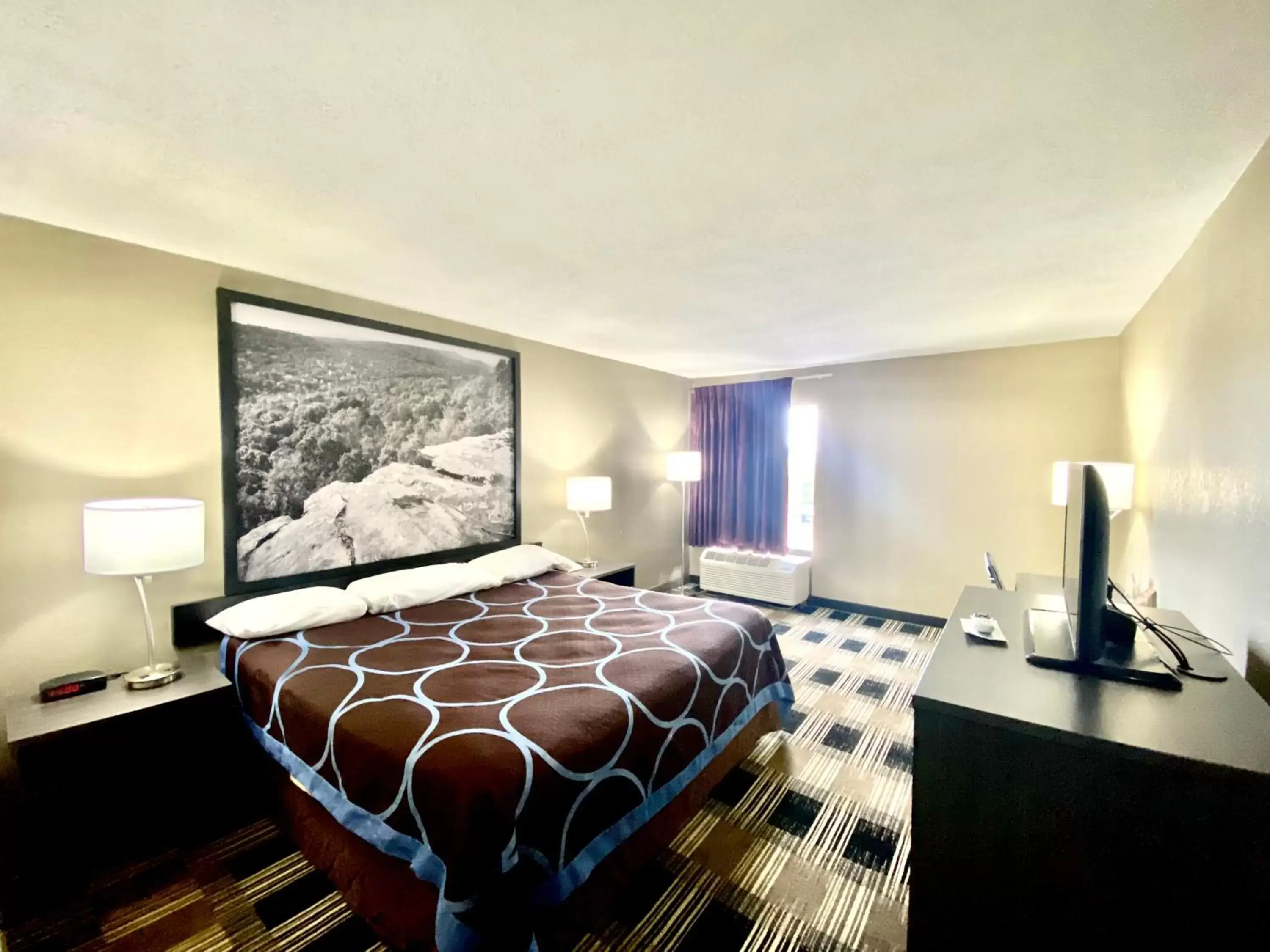 Bed in Super 8 by Wyndham Conway Bed in Super 8 by Wyndham Conway