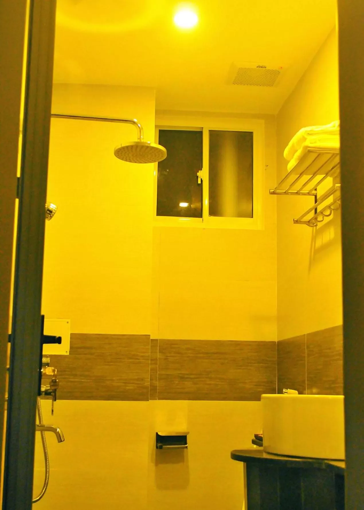 Bathroom in Aries Hotel