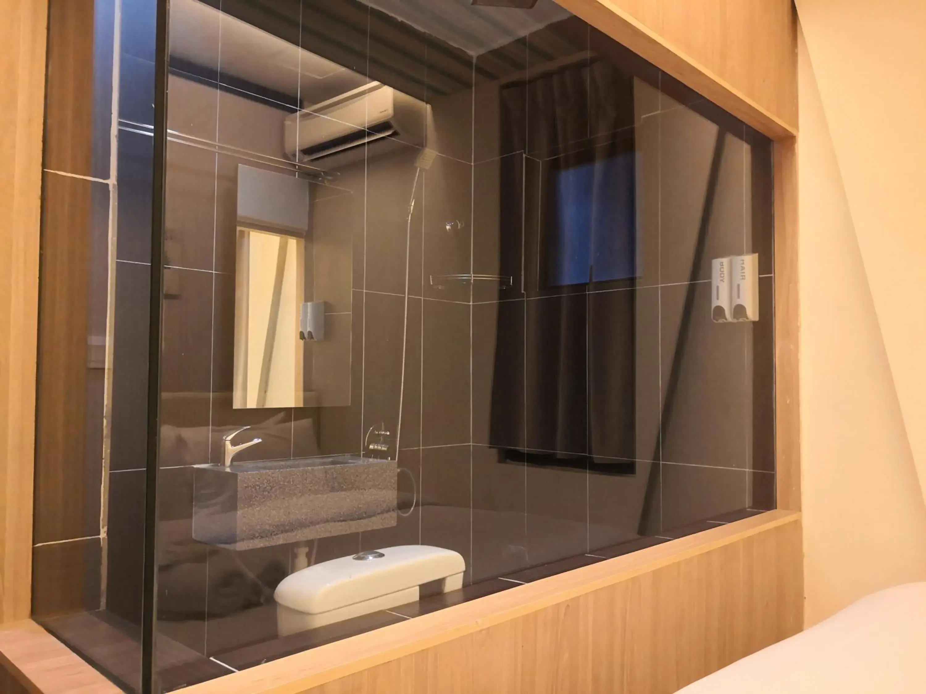 Bathroom in Vivids Hotel