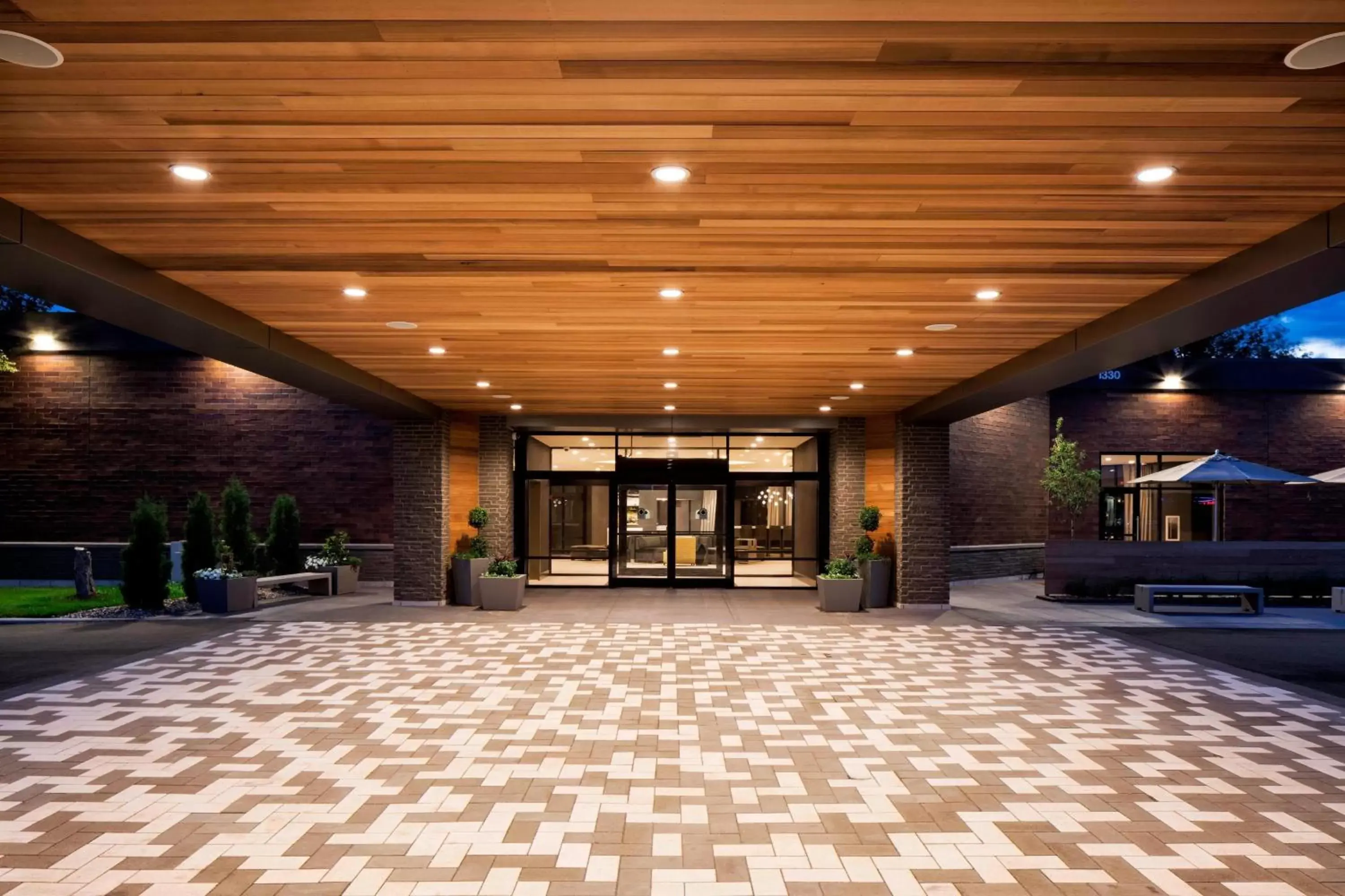 Property building, Lobby/Reception in Delta Hotels by Marriott Minneapolis Northeast