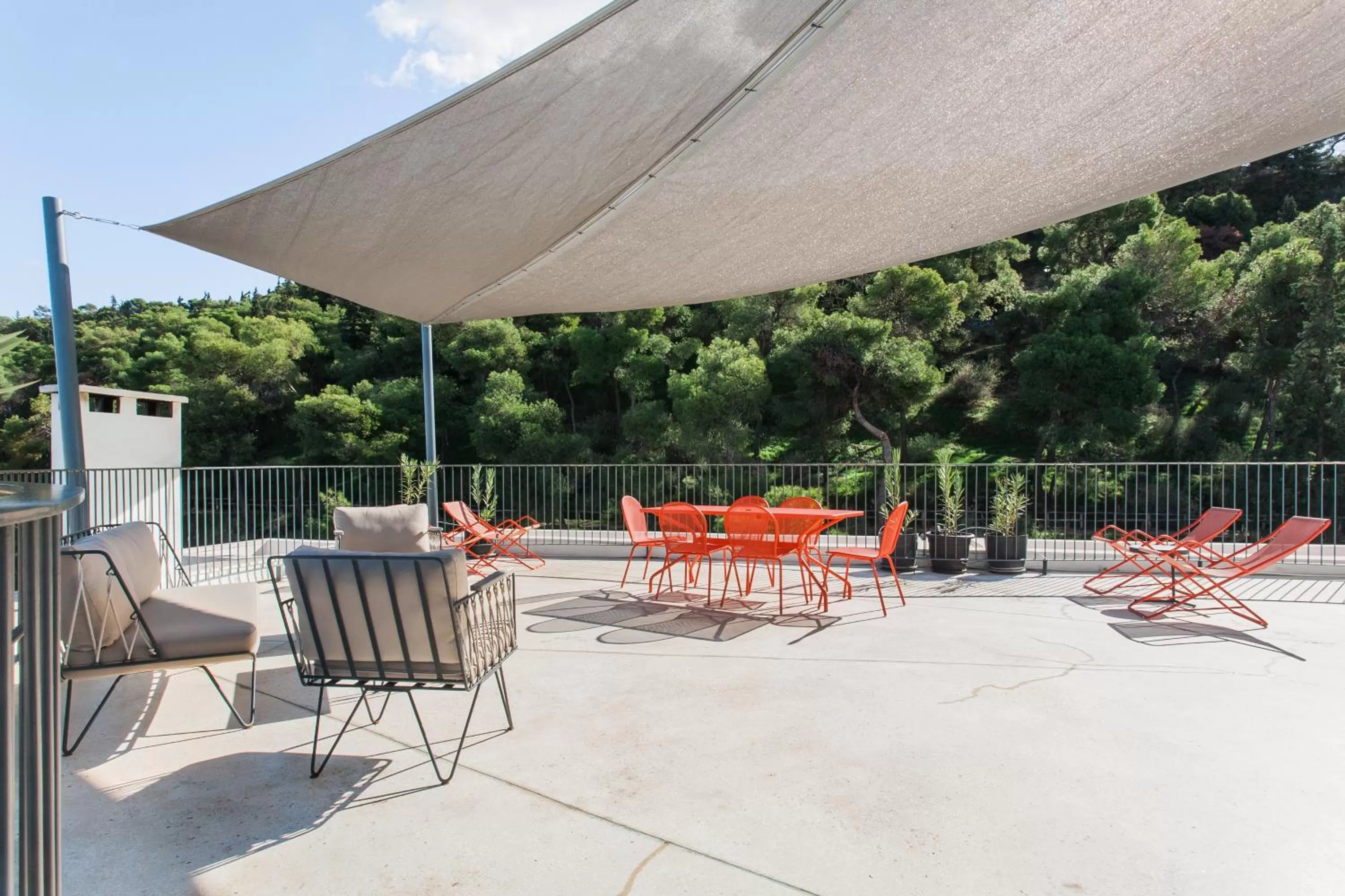 Balcony/Terrace, Restaurant/Places to Eat in ZOIA The Hill by UPSTREET