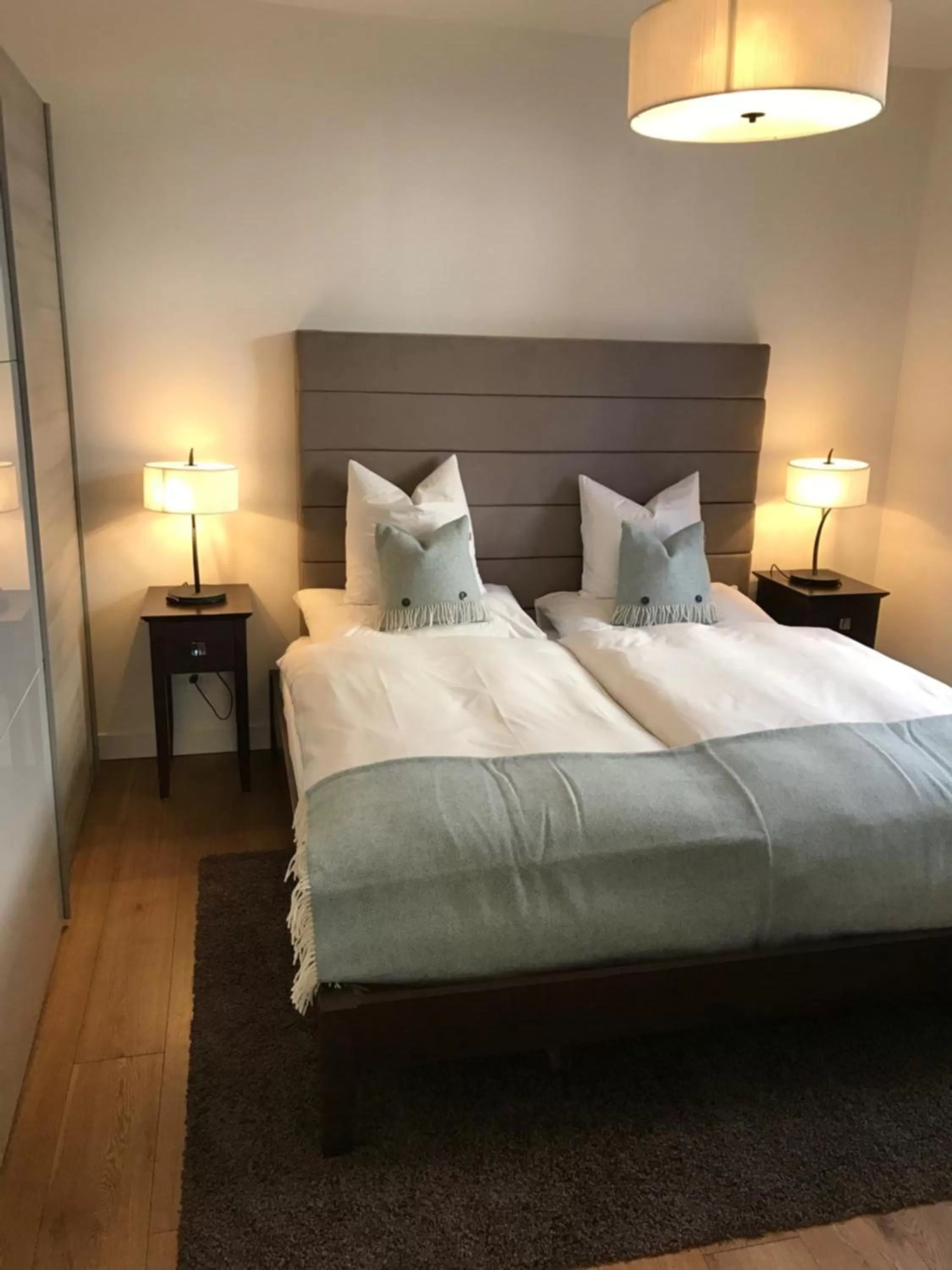 Photo of the whole room, Bed in Boutique-Hotel Garni Bellevue Davos Wiesen