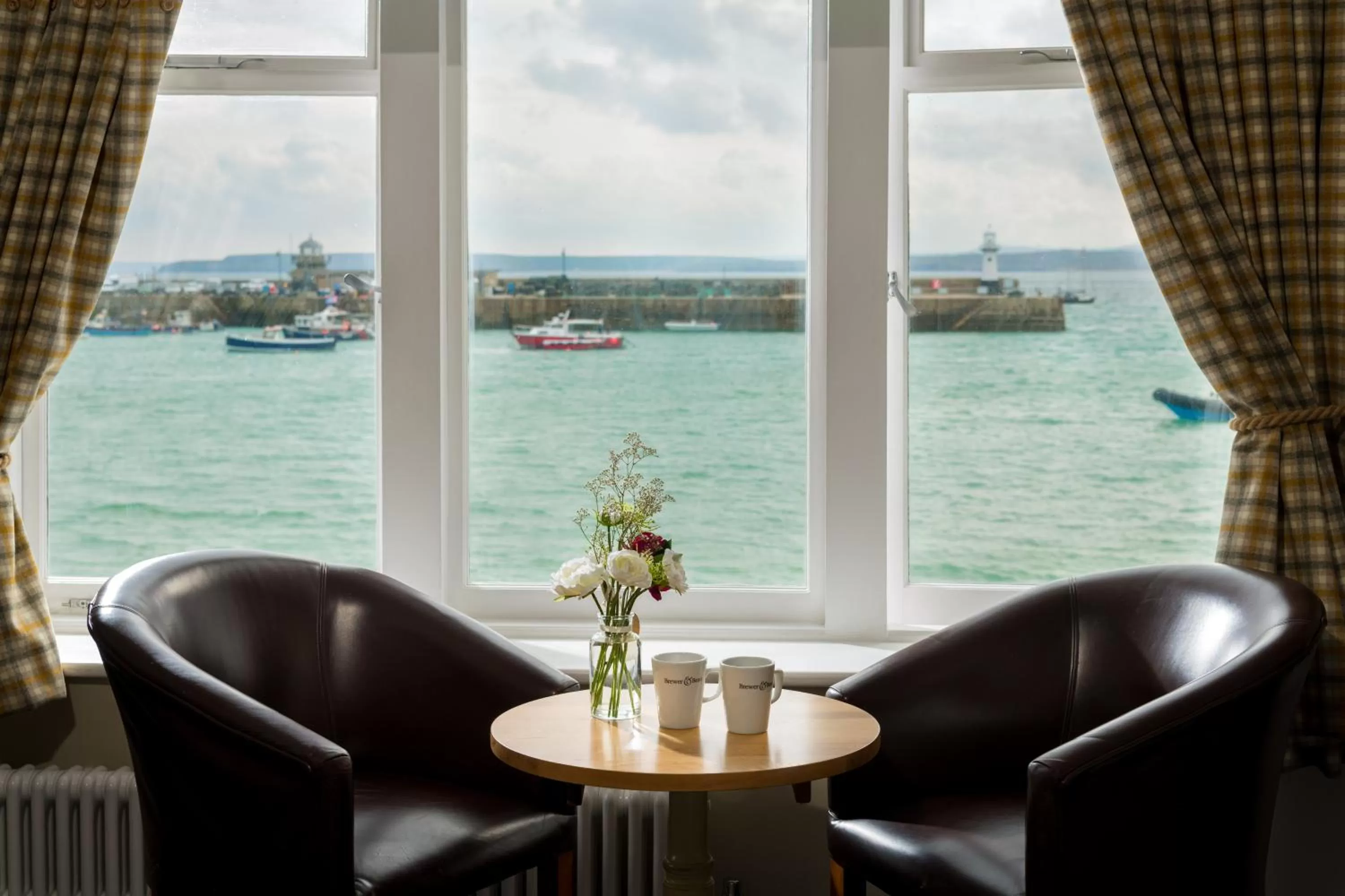 Seating area in Lifeboat Inn