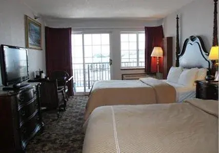 Bedroom in Crown Choice Inn & Suites Lakeview and Waterpark