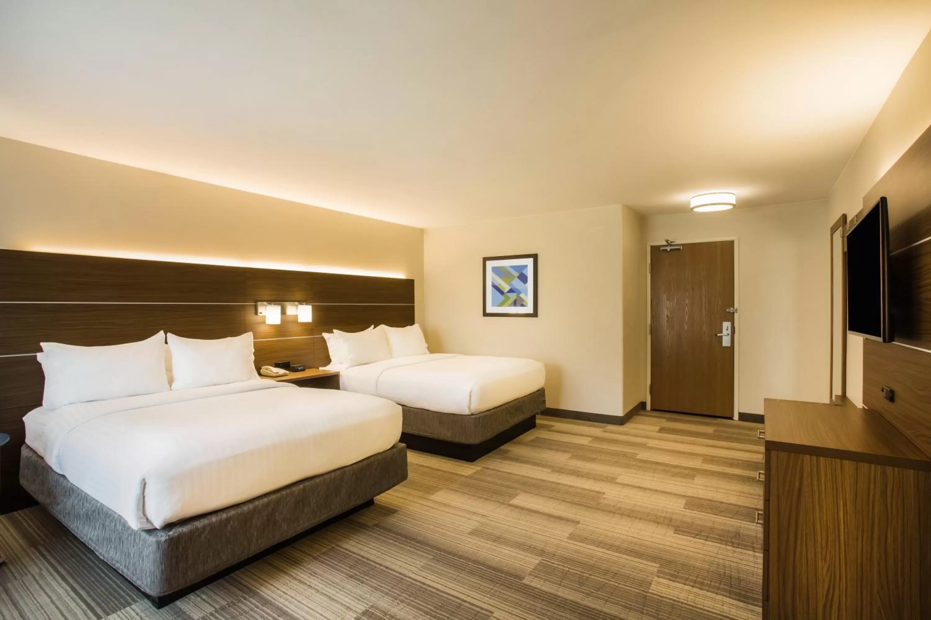 Photo of the whole room, Bed in Holiday Inn Express Hotel & Suites Cedar City by IHG