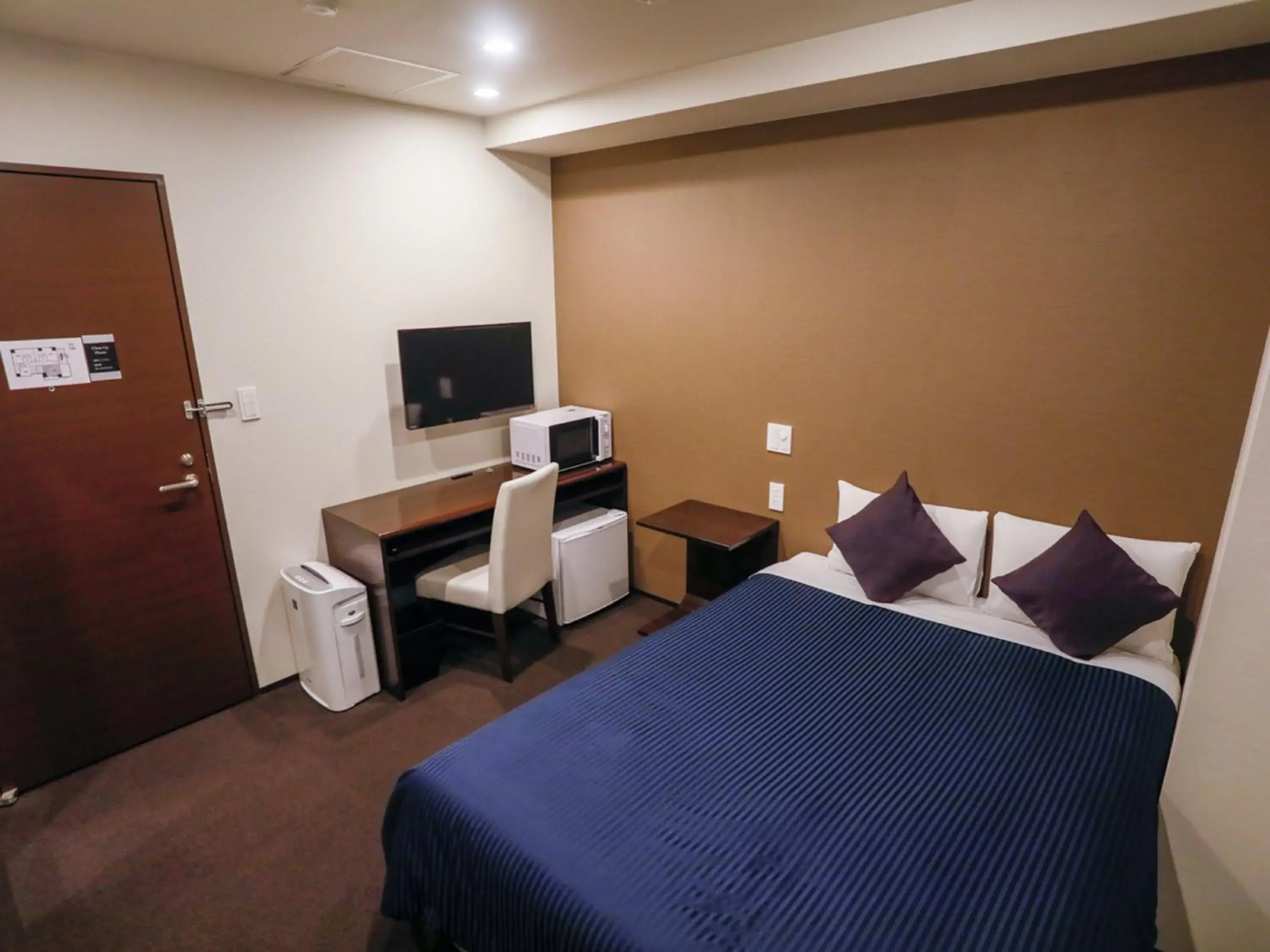 Bed in HOTEL LiVEMAX Higashi Ginza