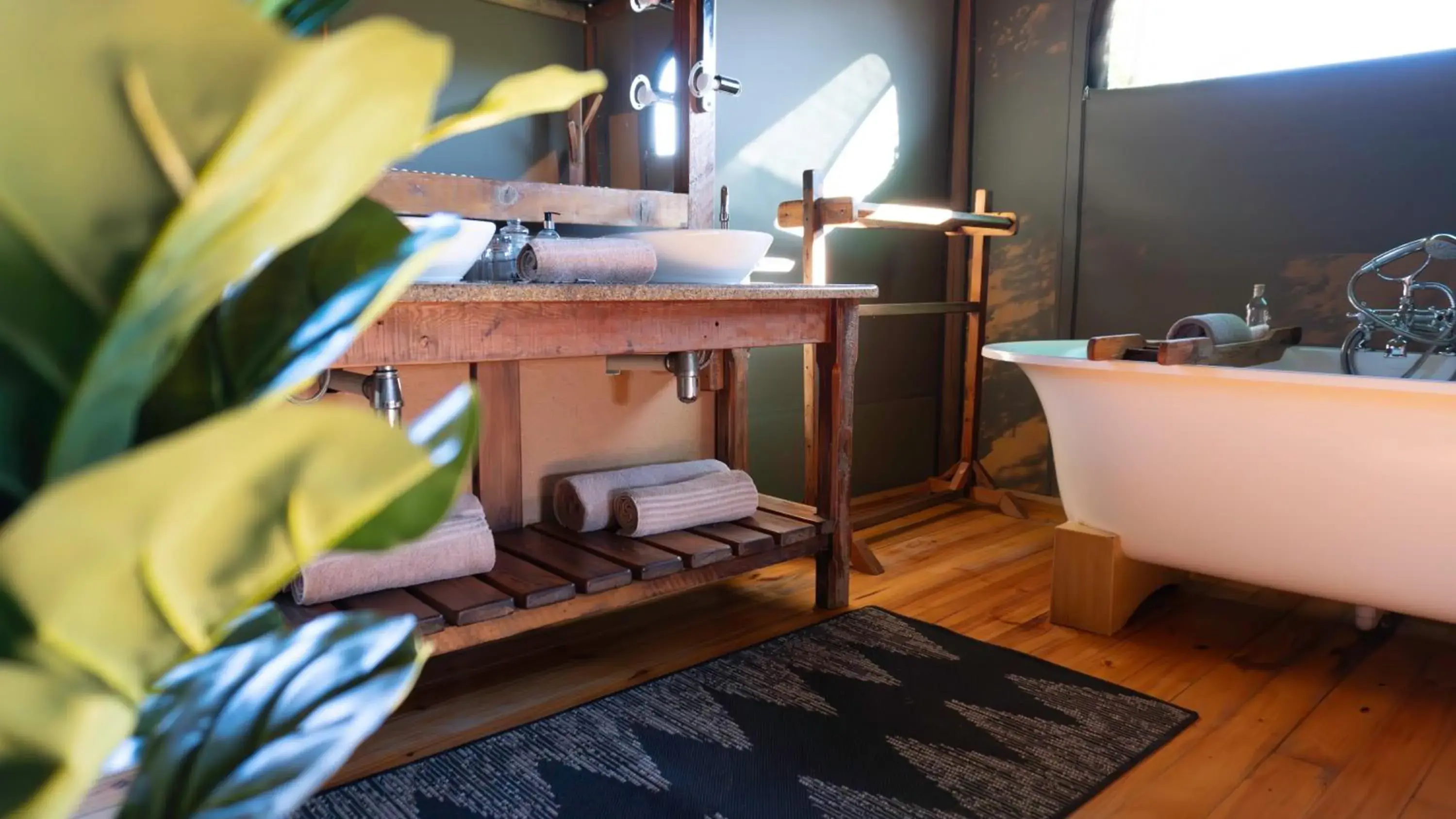 Bathroom in Buffelsdrift Game Lodge