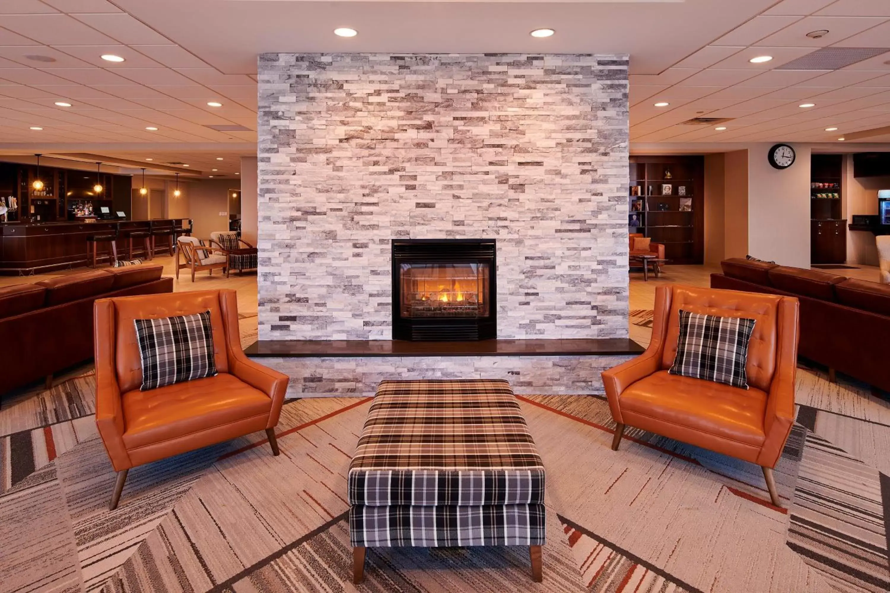 Lobby or reception, Seating Area in Four Points by Sheraton Cleveland-Eastlake