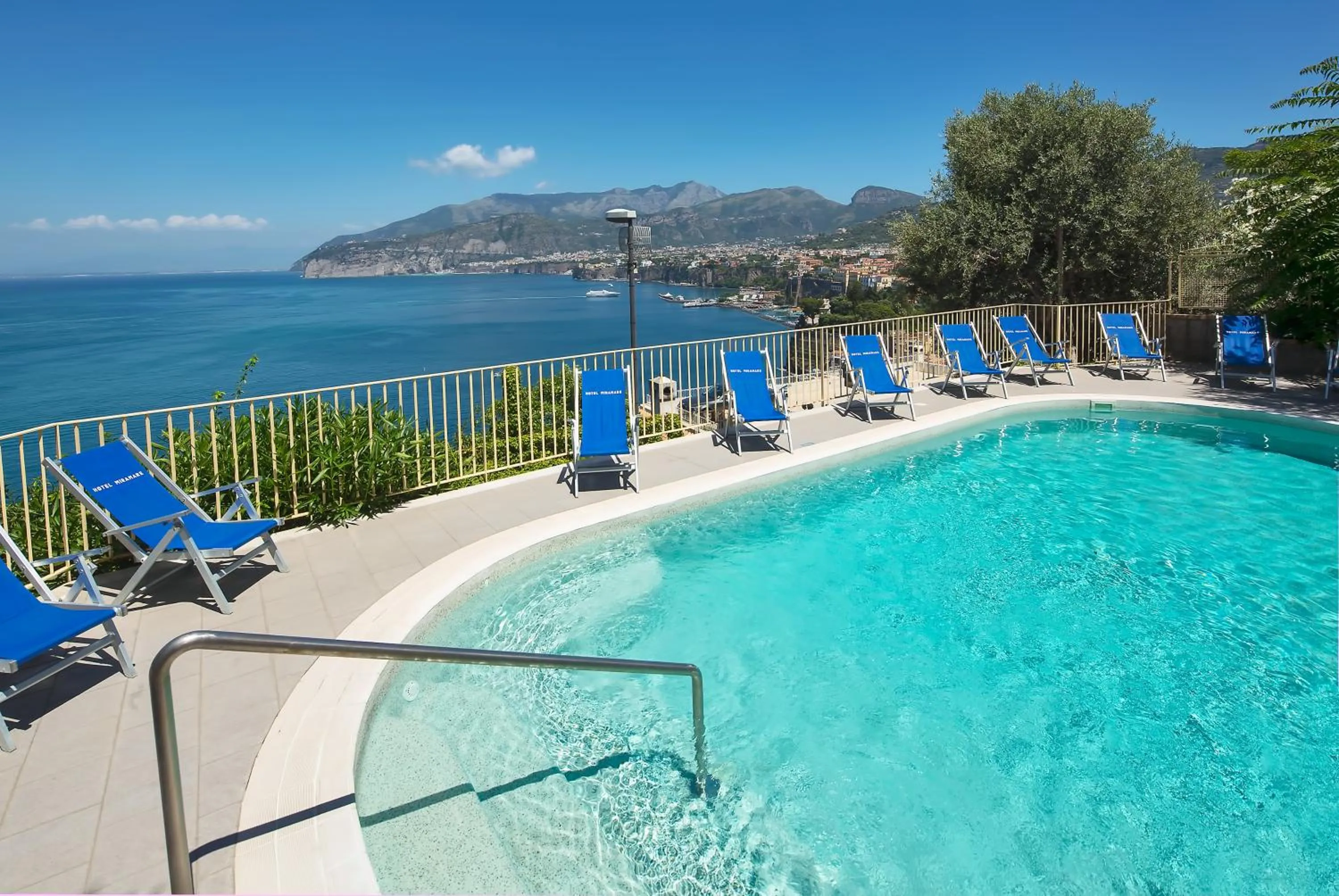 Swimming pool in Hotel Miramare