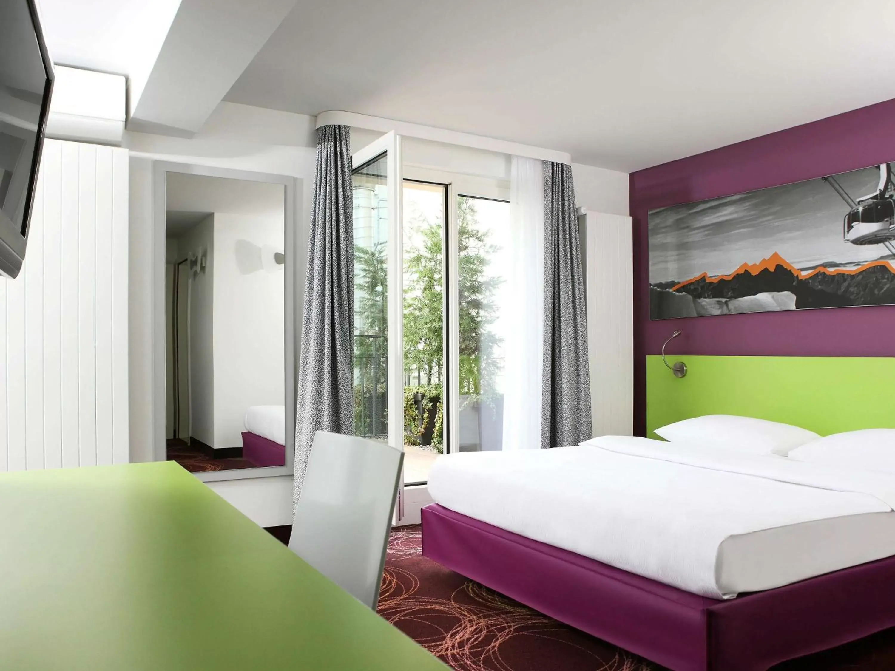 Property building, Bed in ibis Styles Luzern Property building, Bed in ibis Styles Luzern