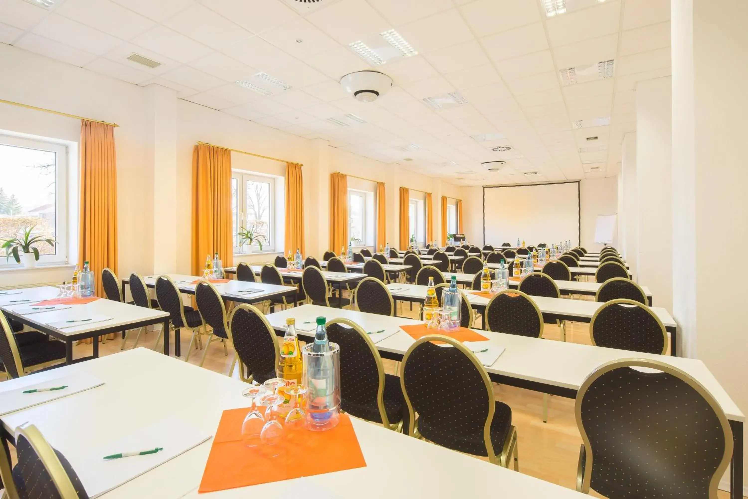 Meeting/conference room, Restaurant/Places to Eat in Hotel Astoria