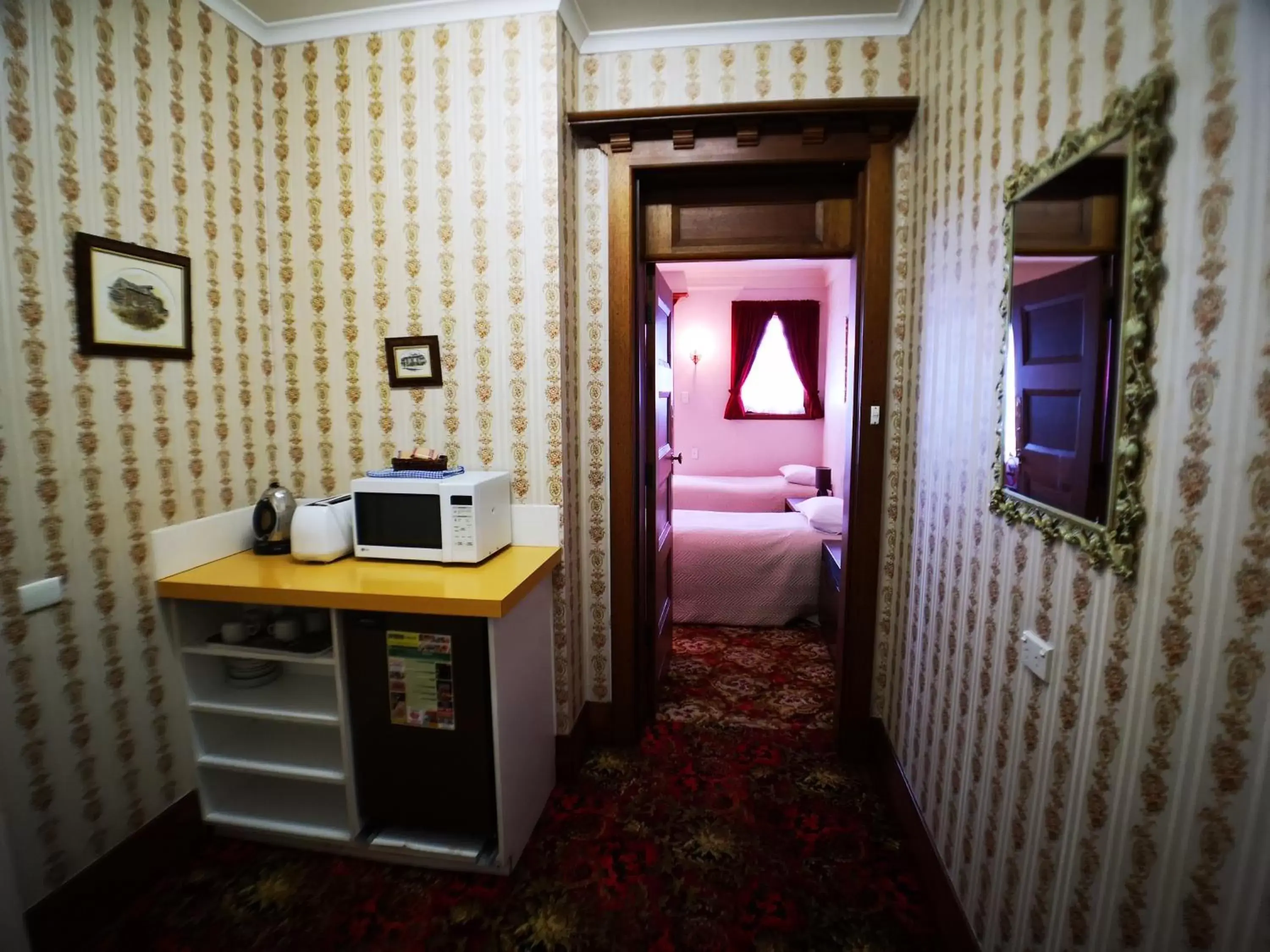 Bed in Motel Mayfair on Cavell Bed in Motel Mayfair on Cavell