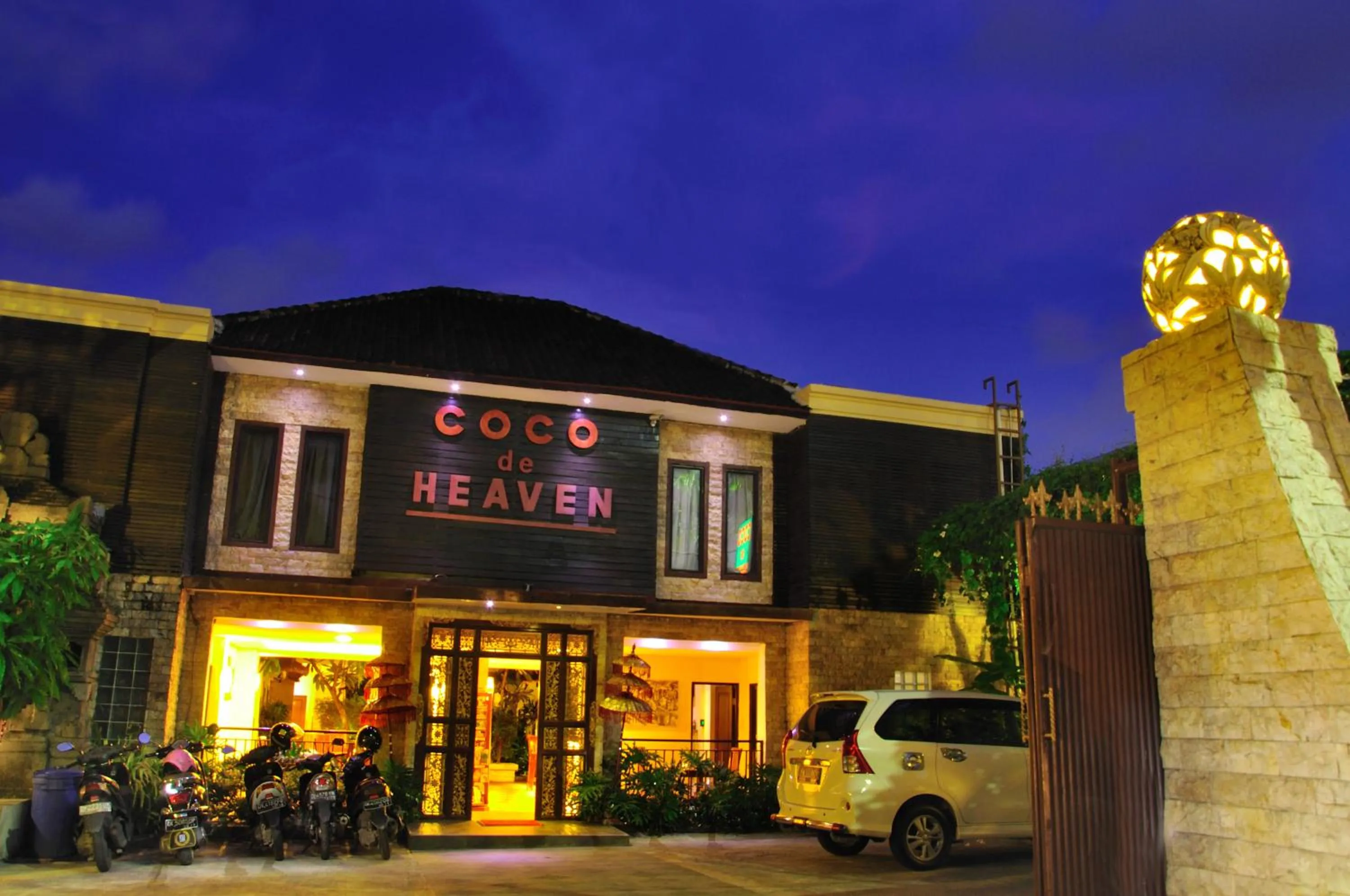 Facade/entrance in Coco De Heaven House
