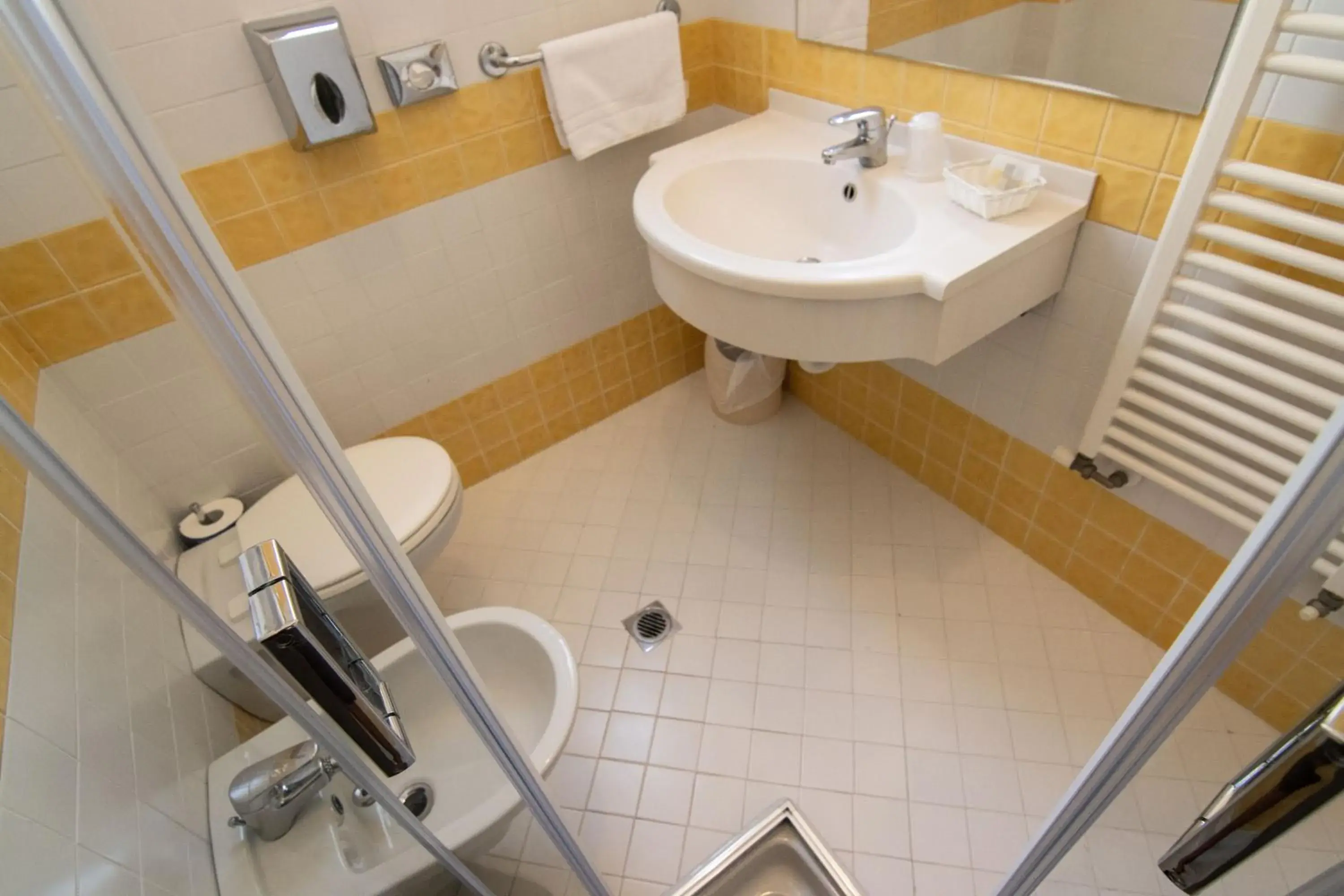 Bathroom in HOTEL ADRIA BEACH