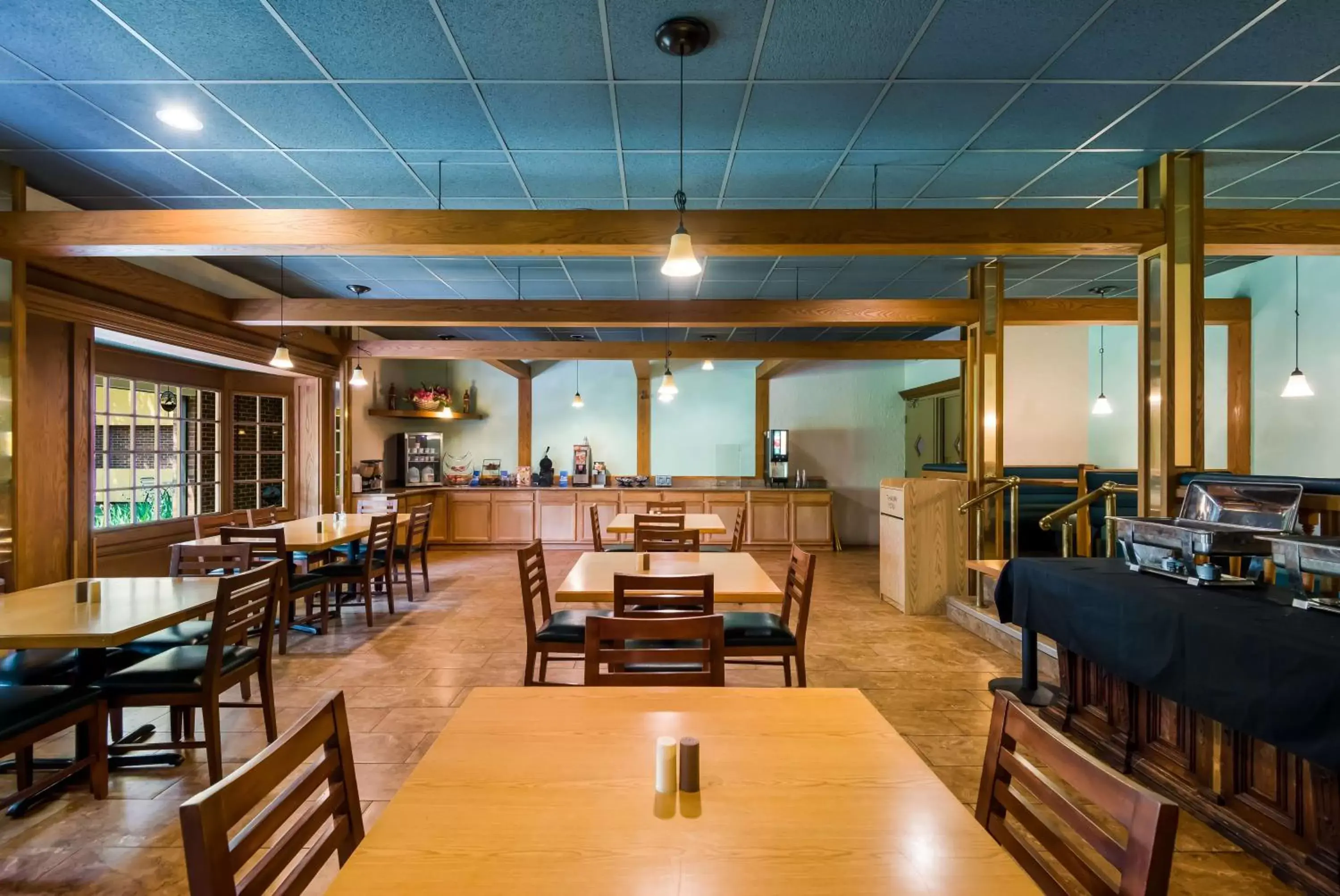 Breakfast, Restaurant/Places to Eat in Best Western Prairie Inn & Conference Center