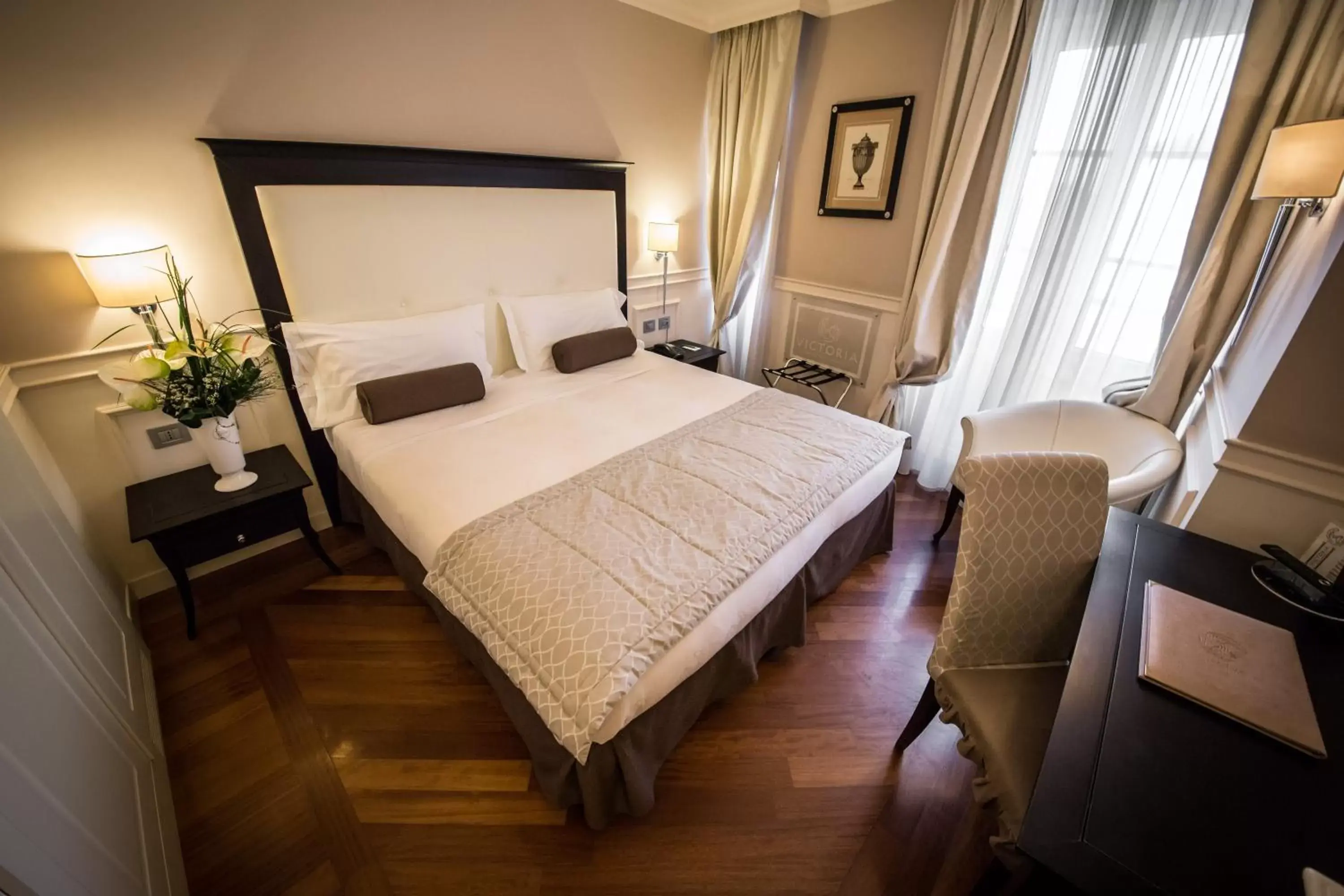 Bedroom, Bed in Victoria Hotel Letterario Bedroom, Bed in Victoria Hotel Letterario