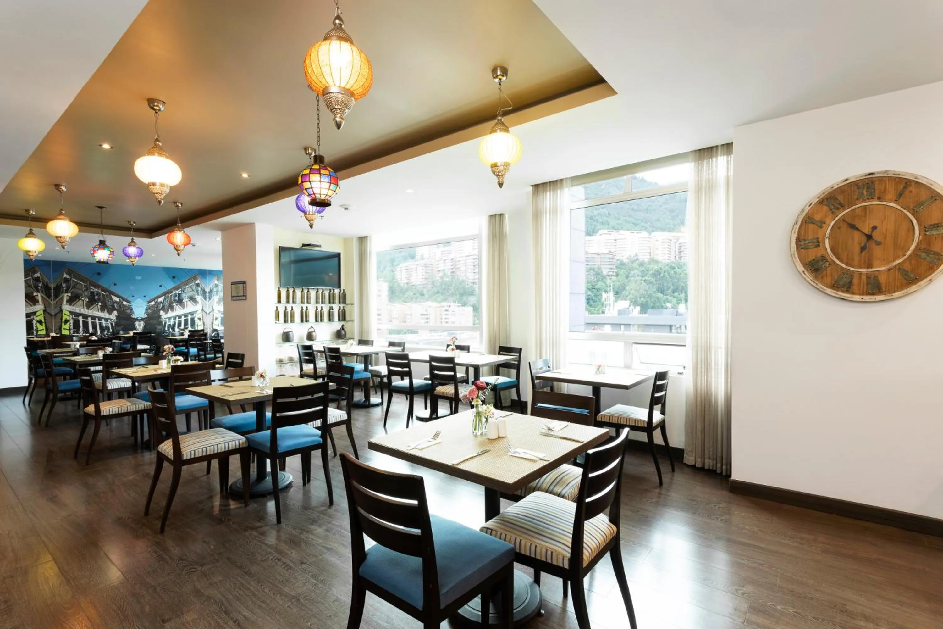 Restaurant/places to eat in Hotel bh Usaquén