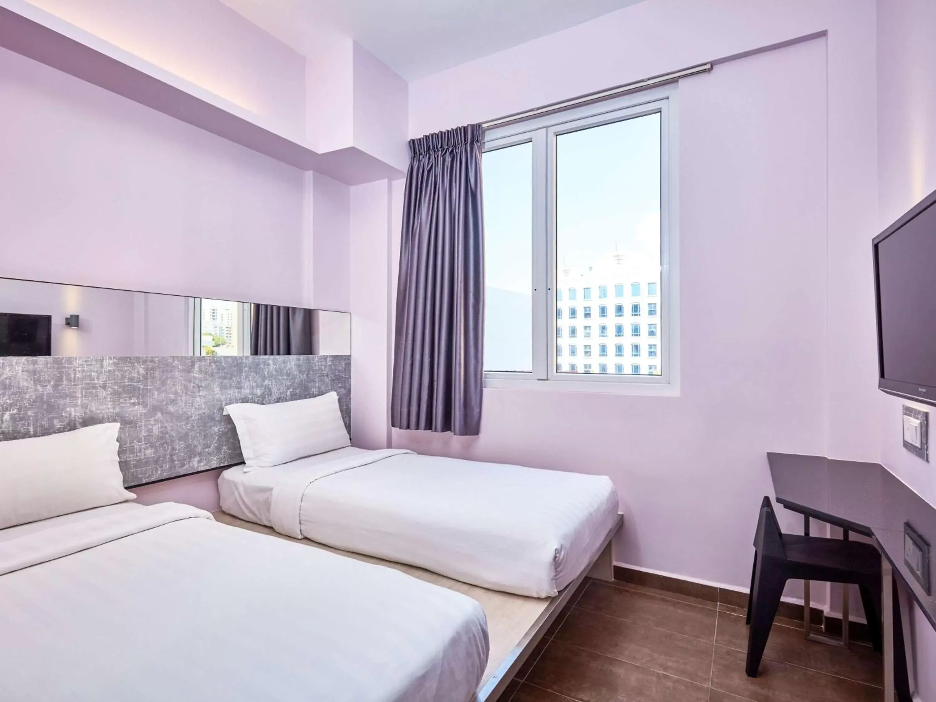 Bedroom, Bed in ibis budget Singapore Pearl