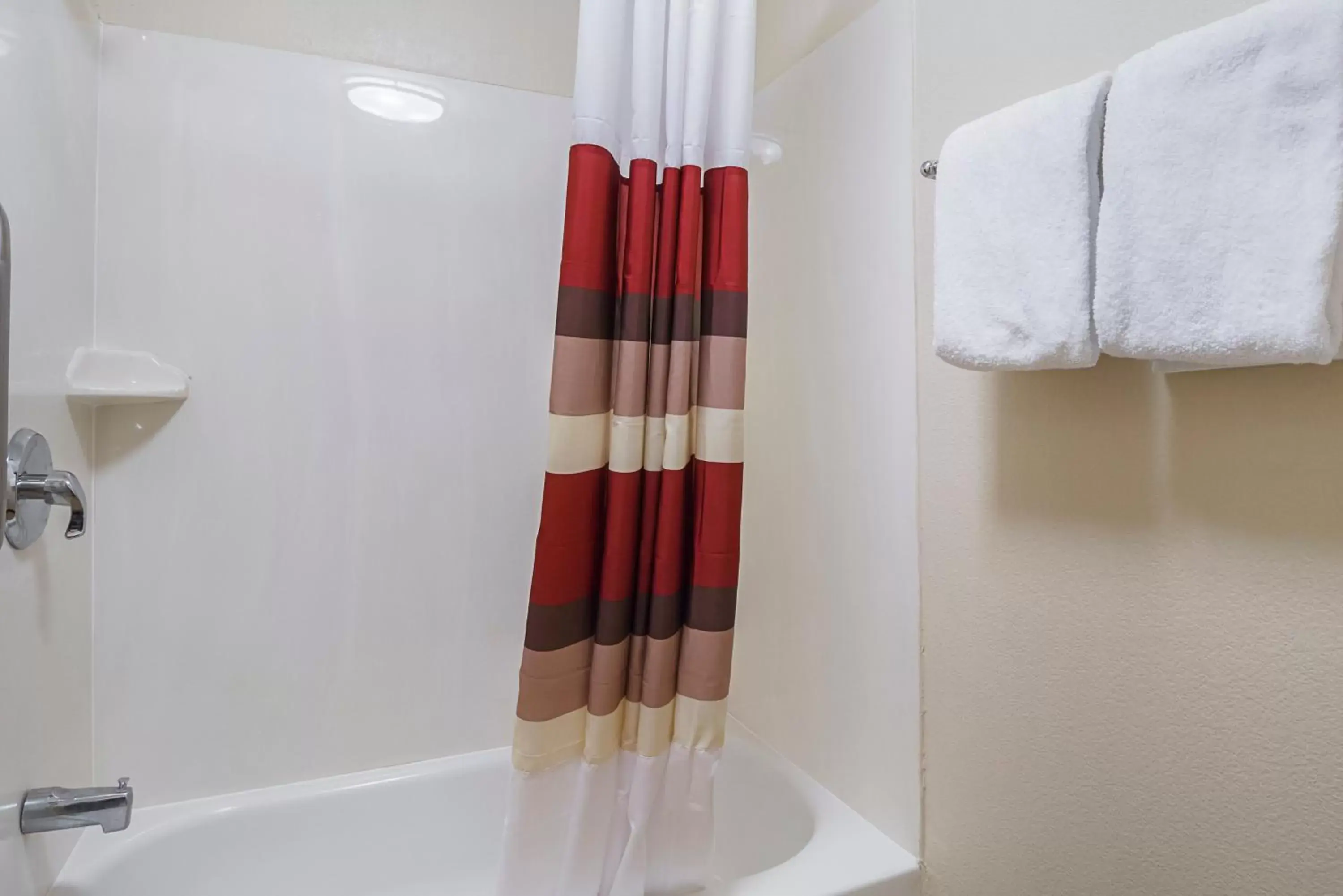 Property building in Red Roof Inn PLUS + Phoenix West Property building in Red Roof Inn PLUS + Phoenix West