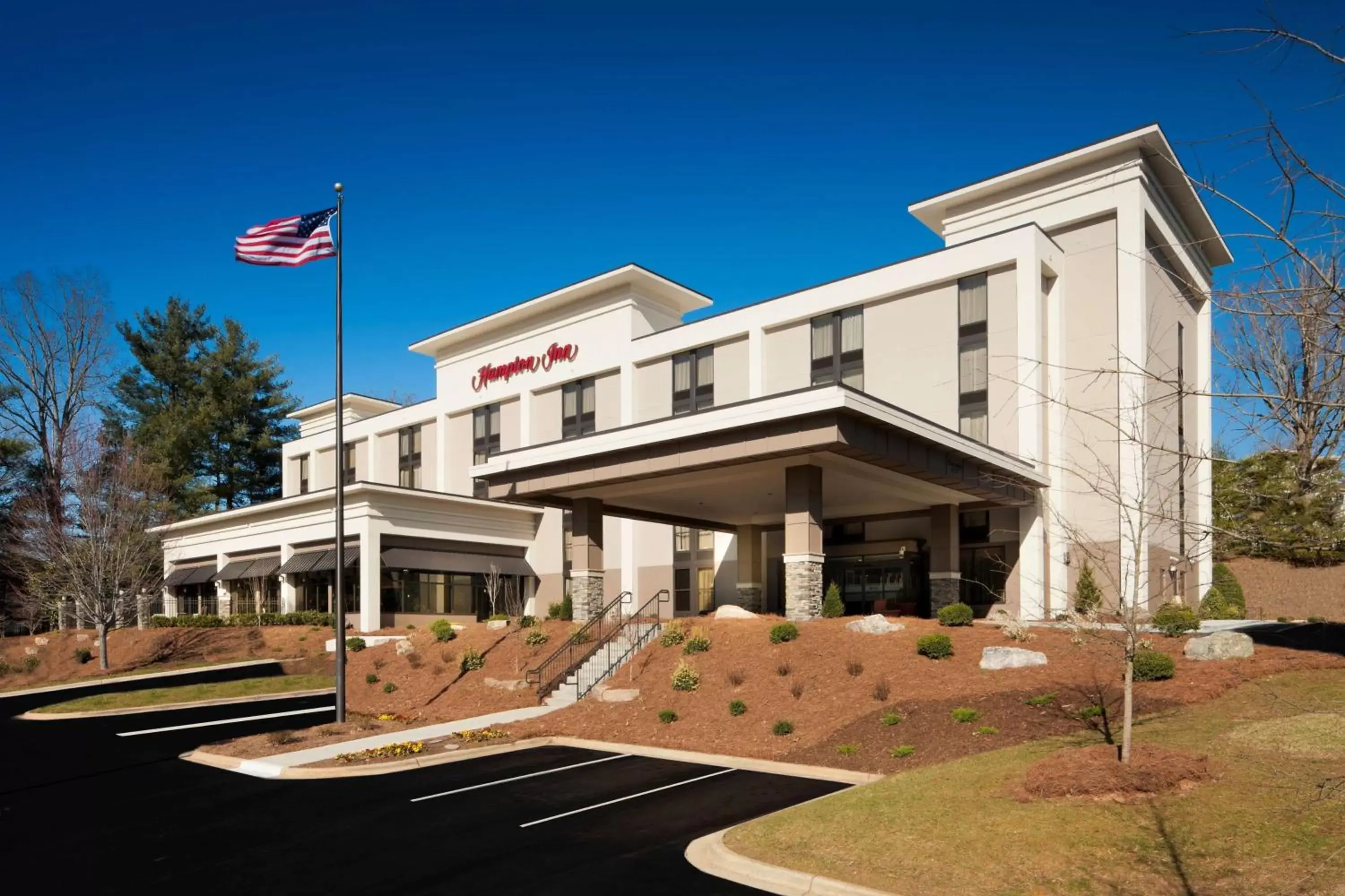 Property Building in Hampton Inn Asheville-Tunnel Road